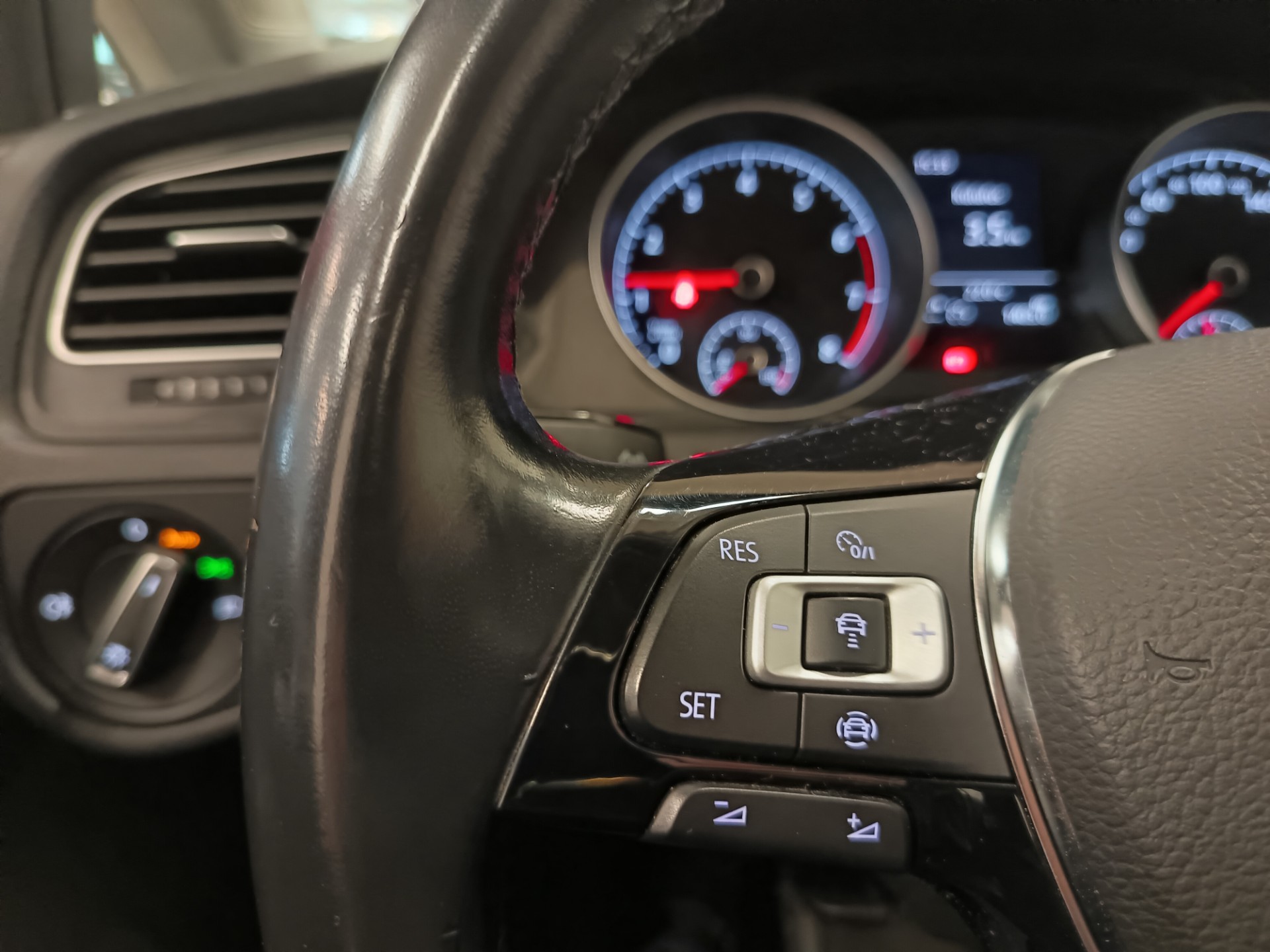 VOLKSWAGEN Golf 2020