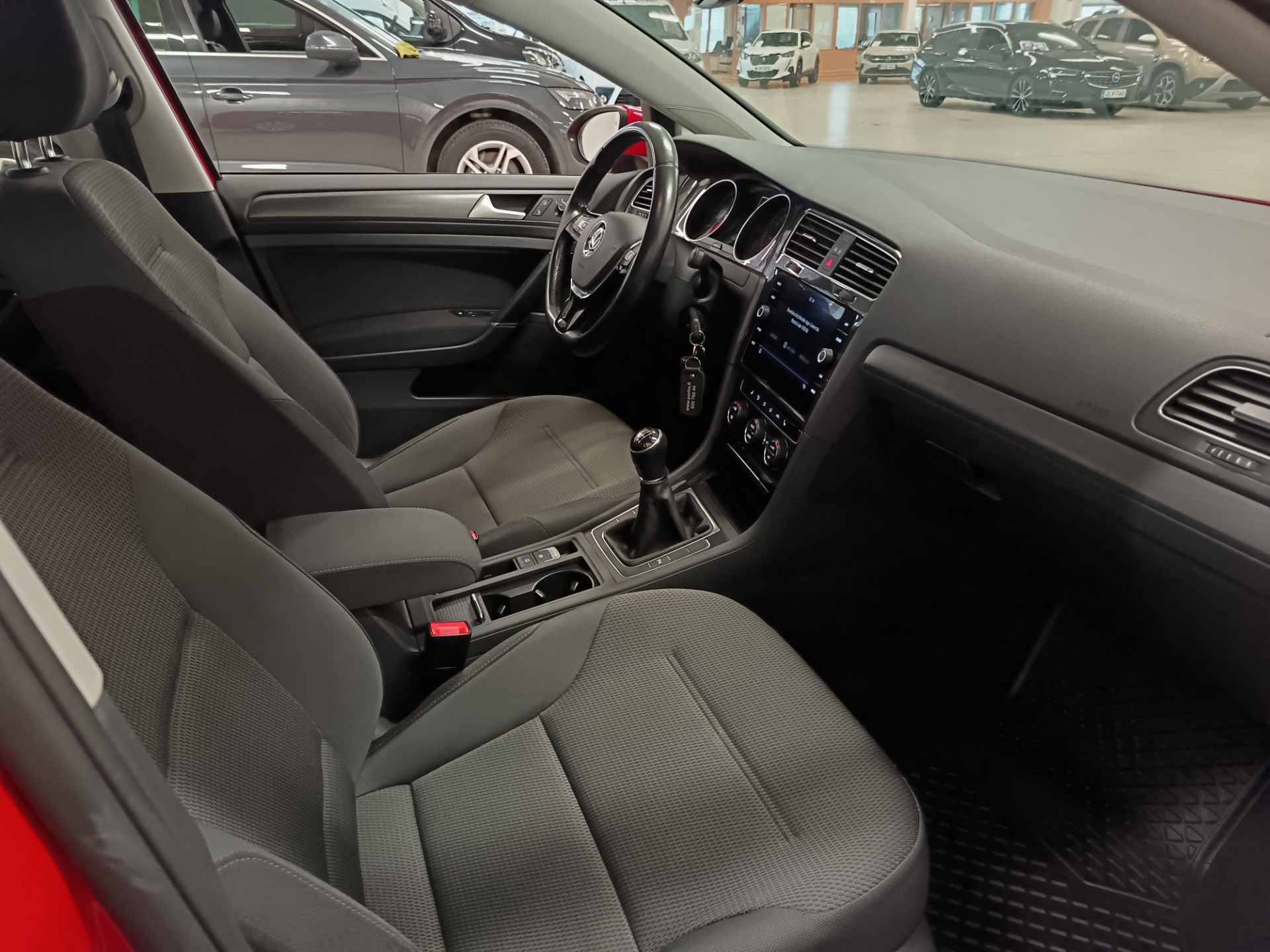 VOLKSWAGEN Golf 2020