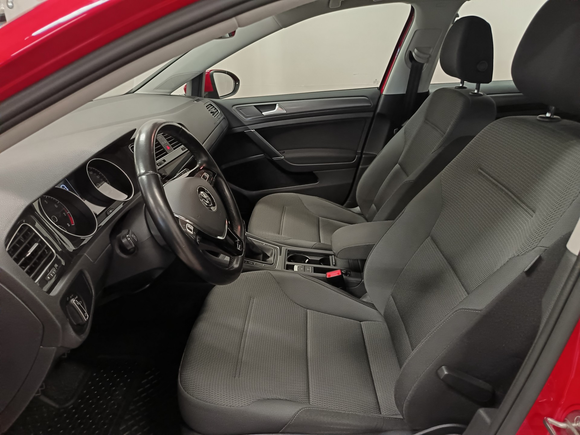VOLKSWAGEN Golf 2020
