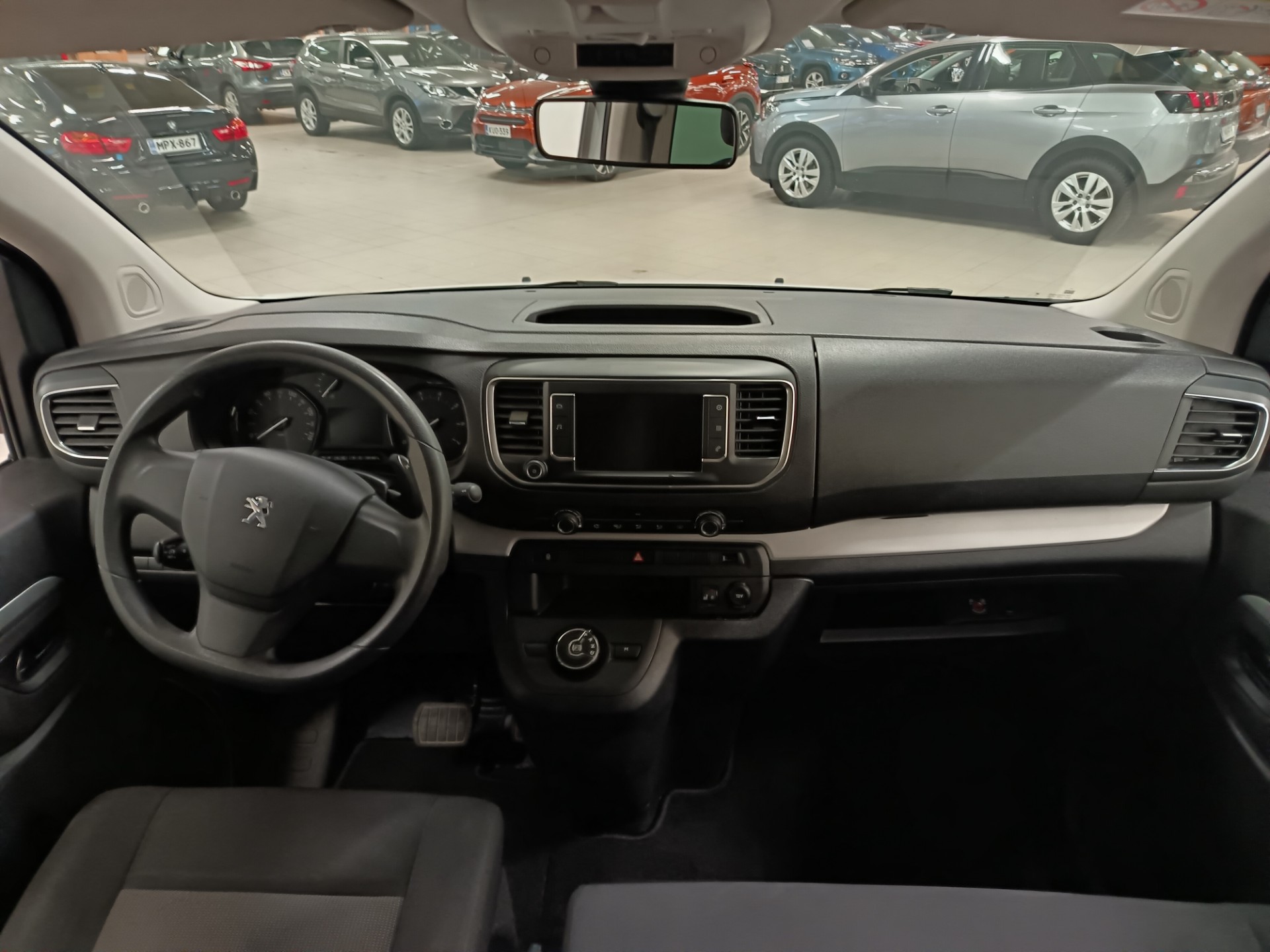 Peugeot Traveller 2022