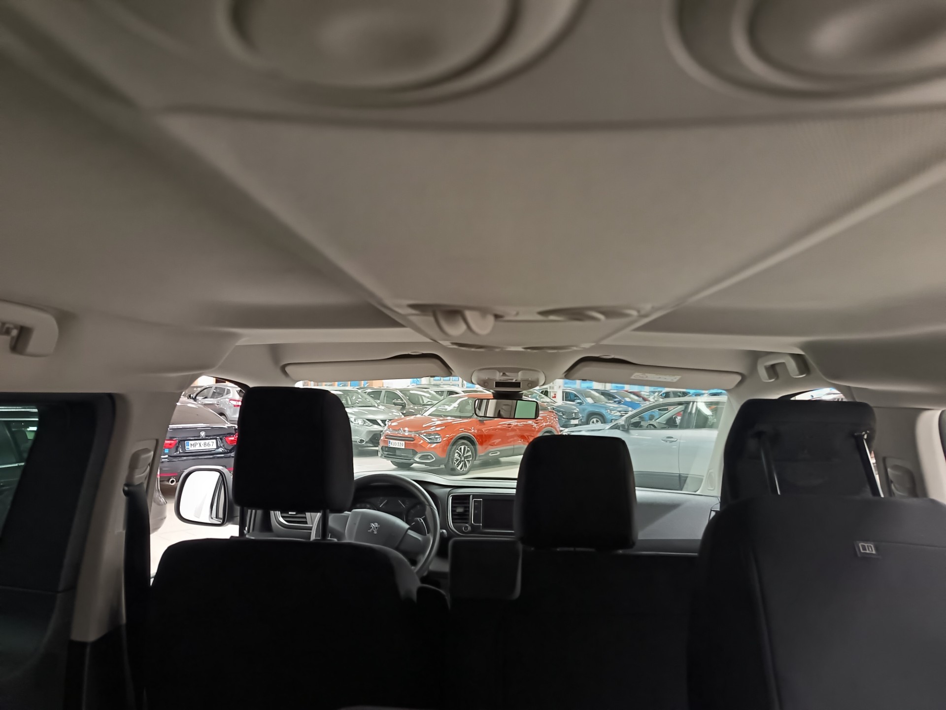 Peugeot Traveller 2022