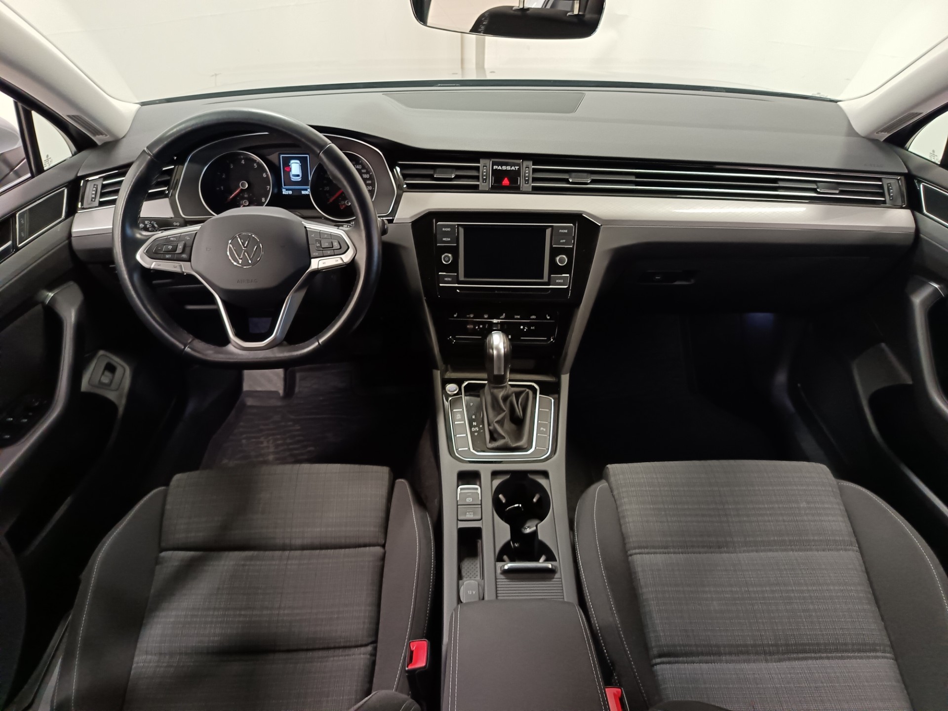 VOLKSWAGEN Passat 2022