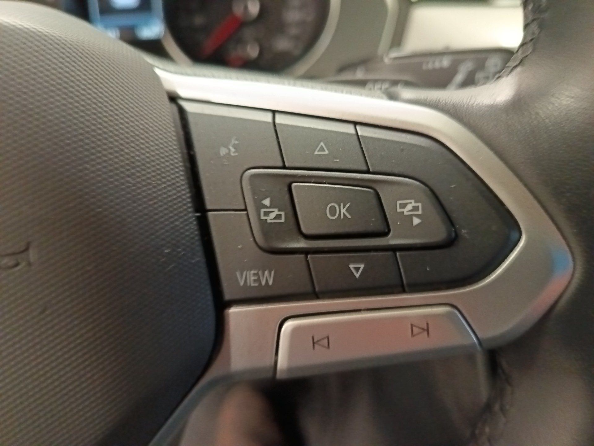 VOLKSWAGEN Passat 2022