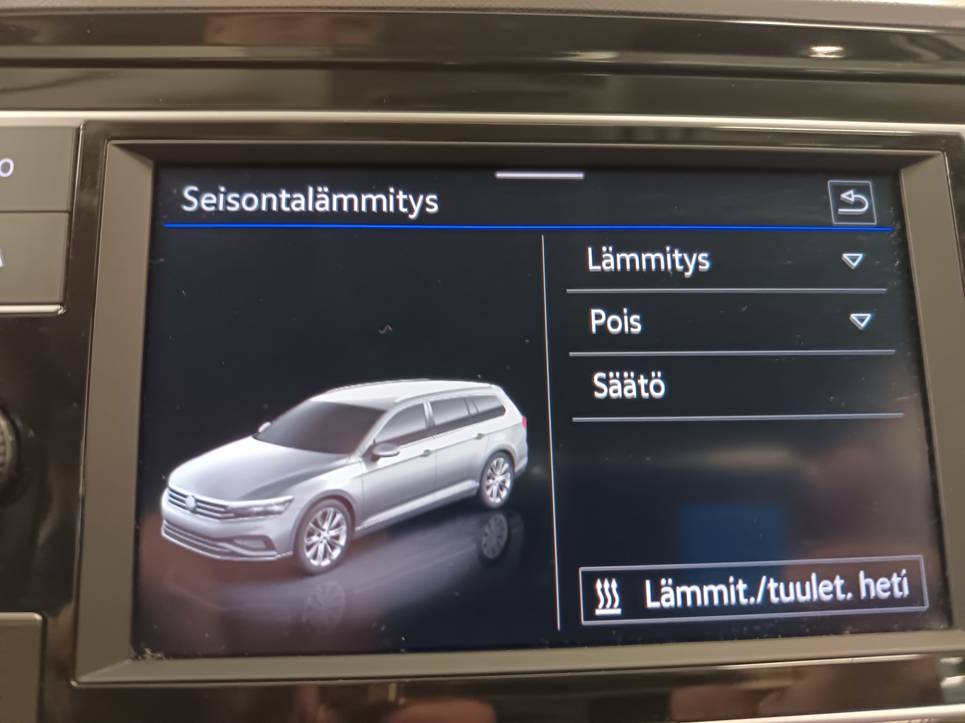 VOLKSWAGEN Passat 2022