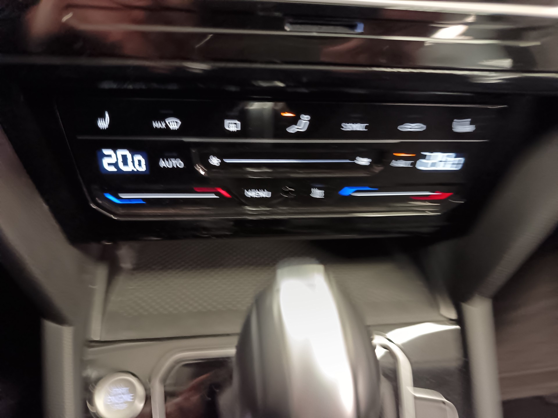 VOLKSWAGEN Passat 2022