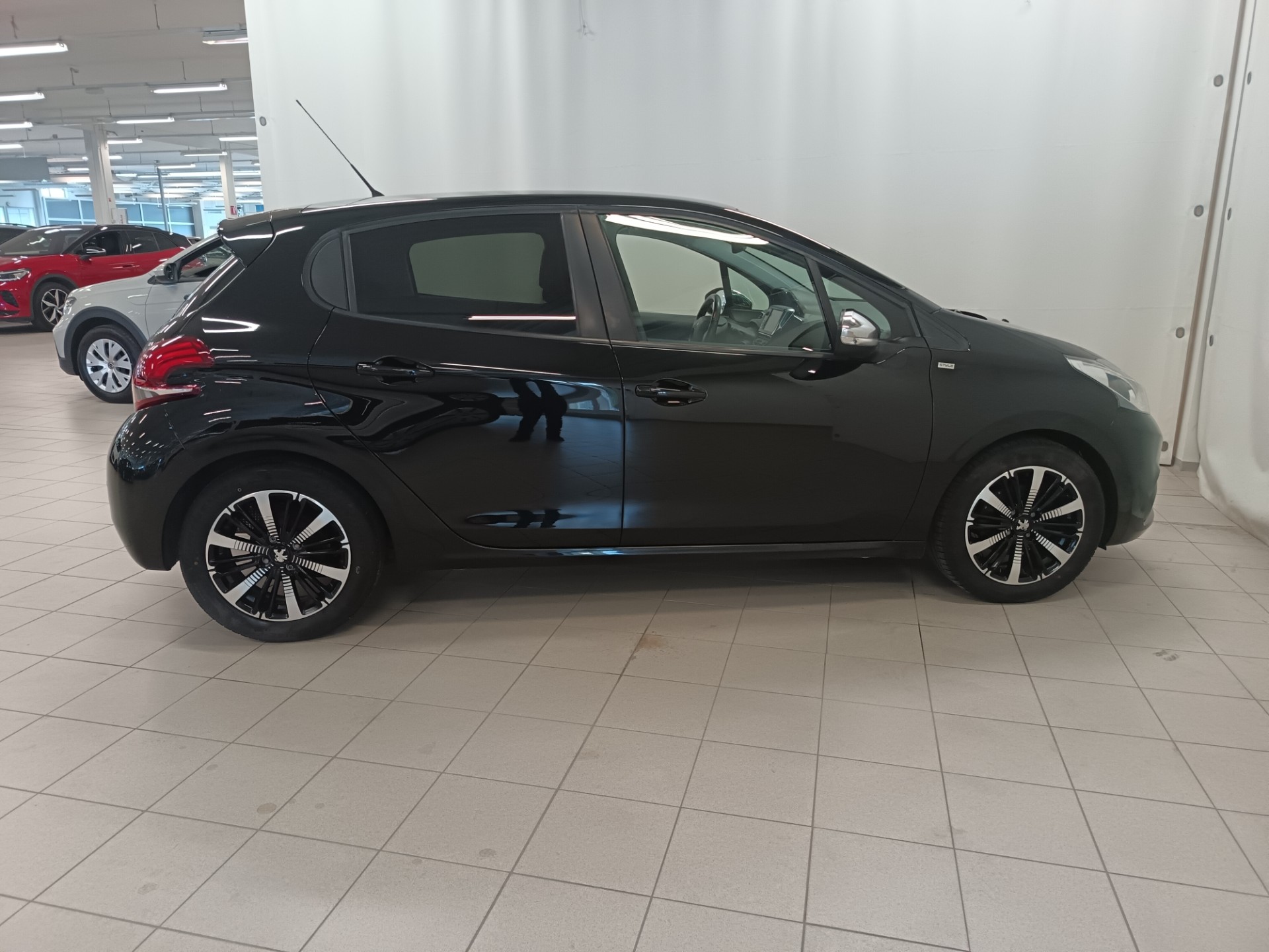 PEUGEOT 208 2017
