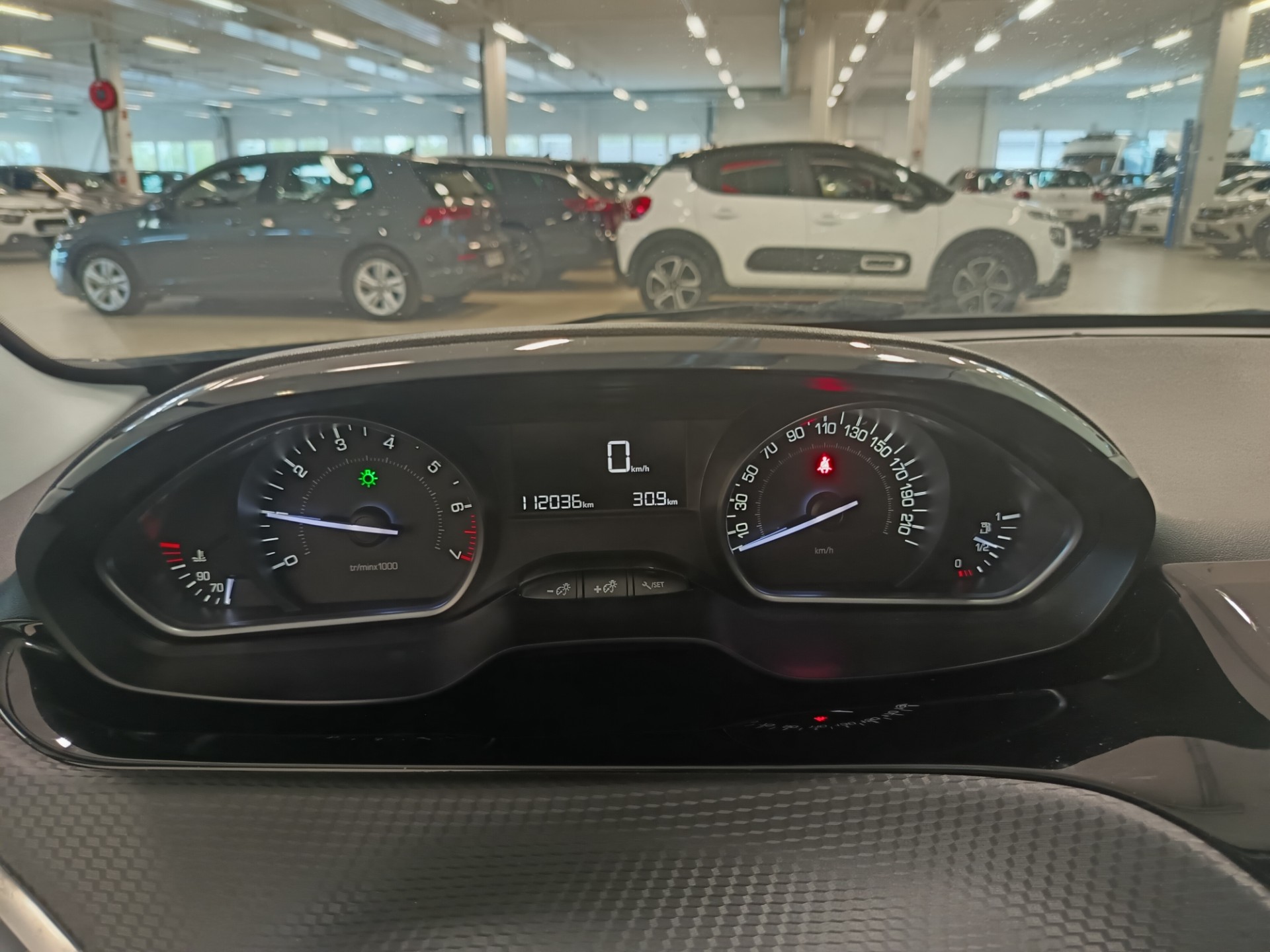 PEUGEOT 208 2017