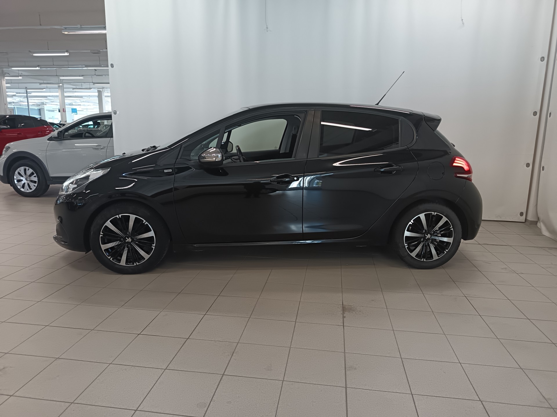 PEUGEOT 208 2017