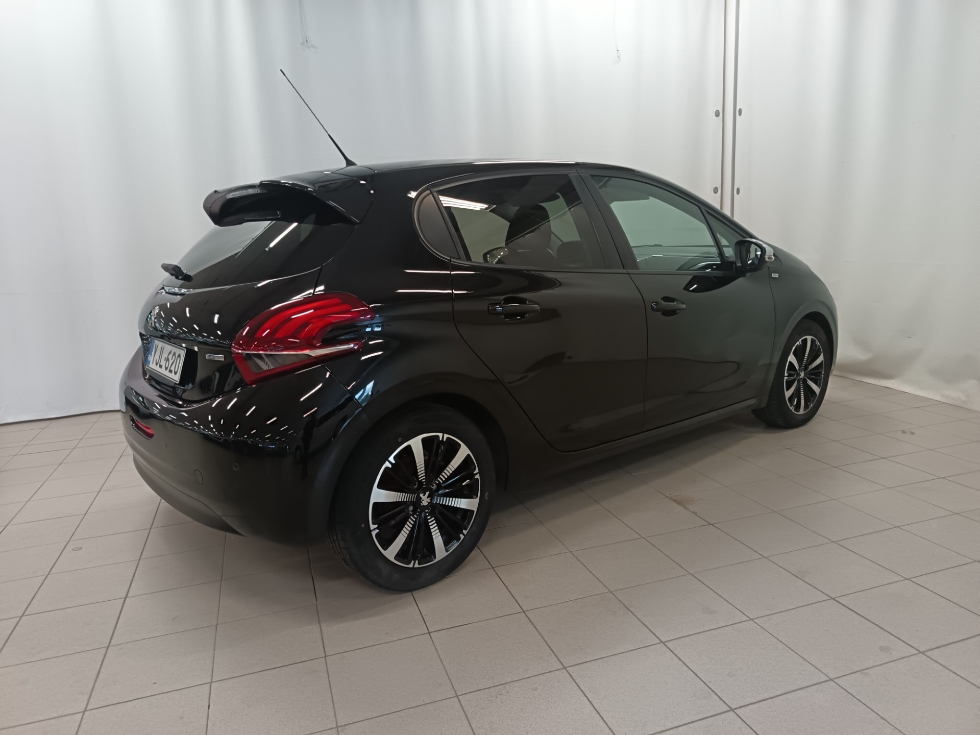 PEUGEOT 208 2017