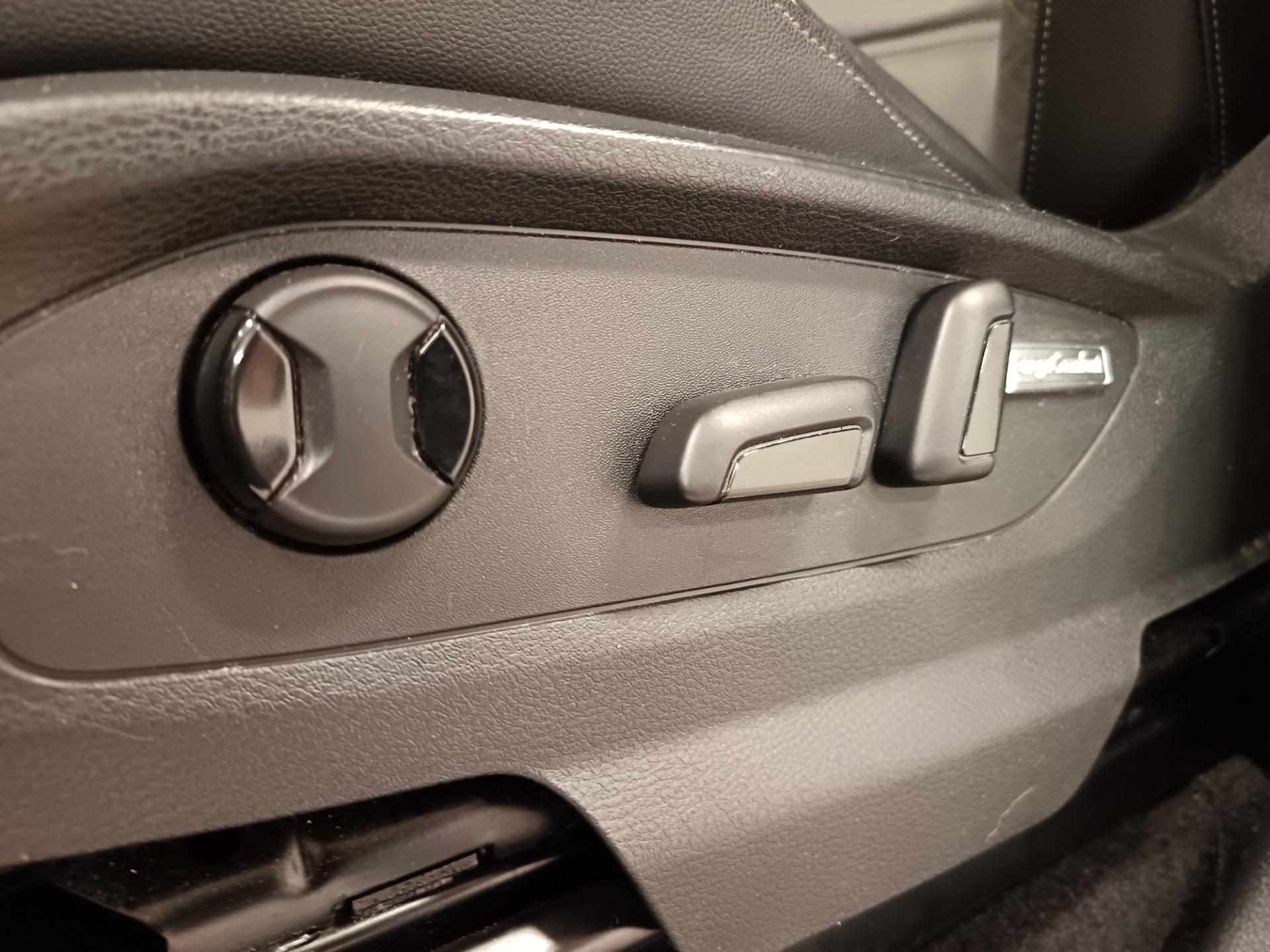 VOLKSWAGEN Amarok 2019