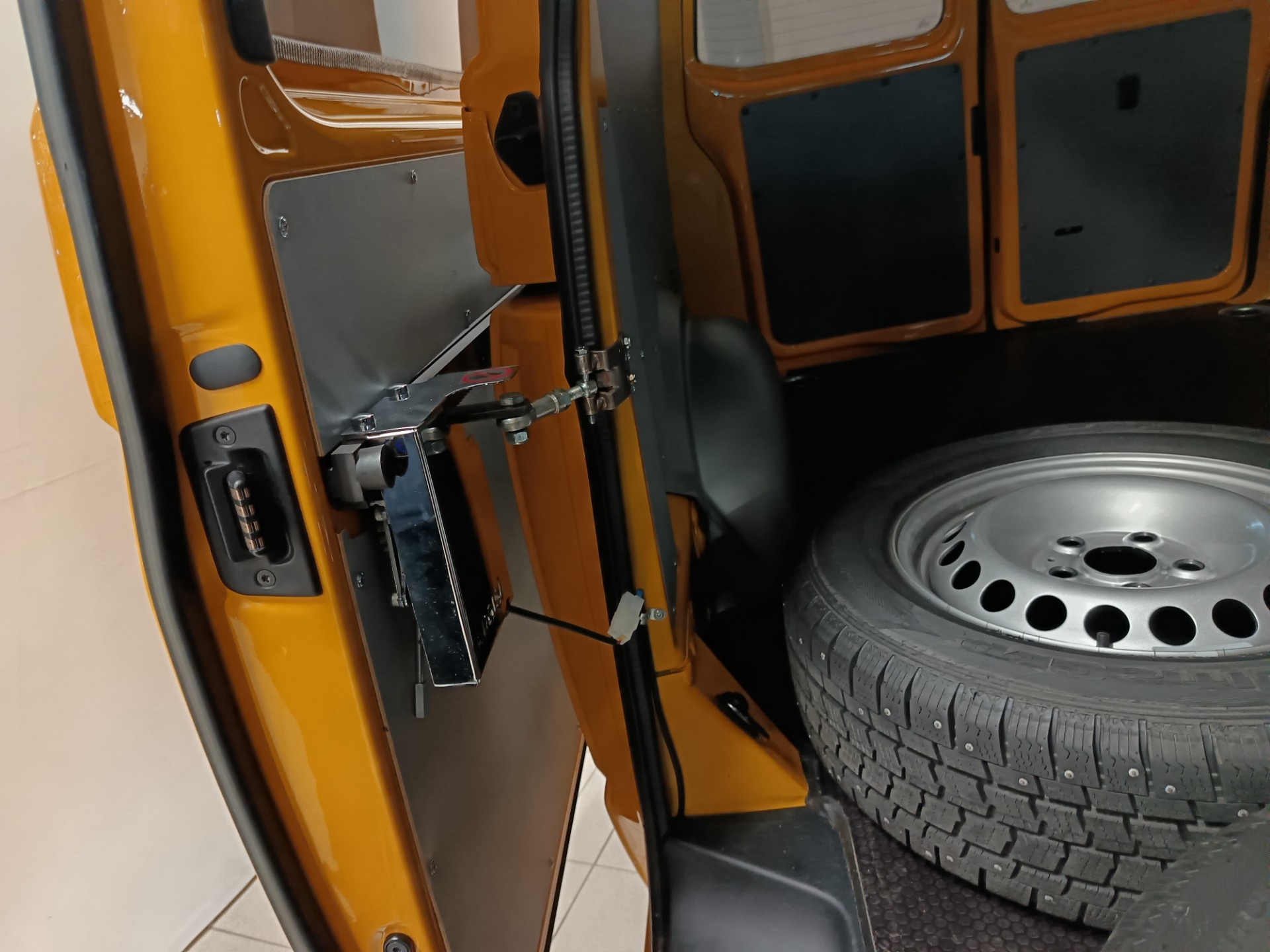 VOLKSWAGEN Transporter 2024