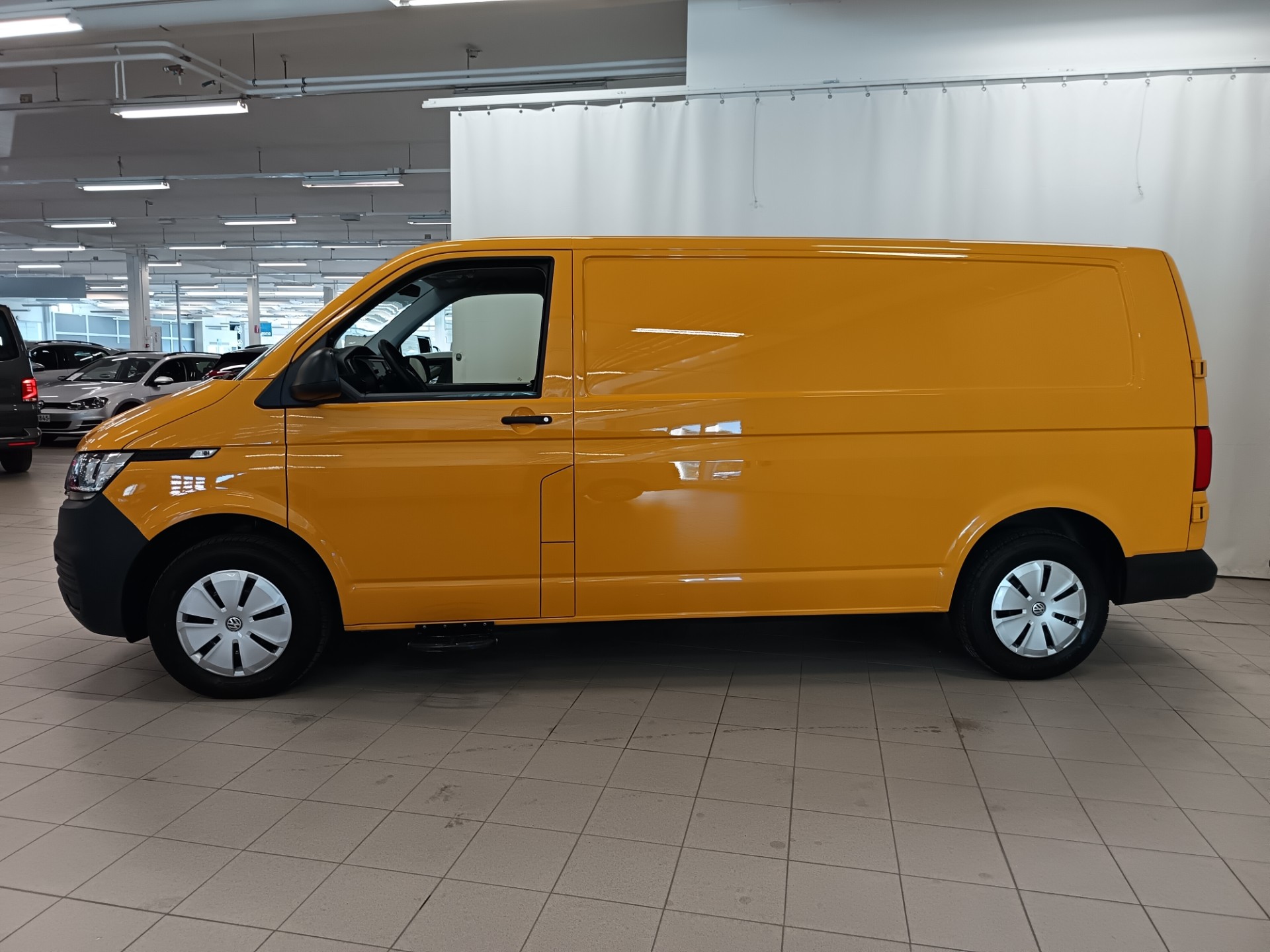VOLKSWAGEN Transporter 2024