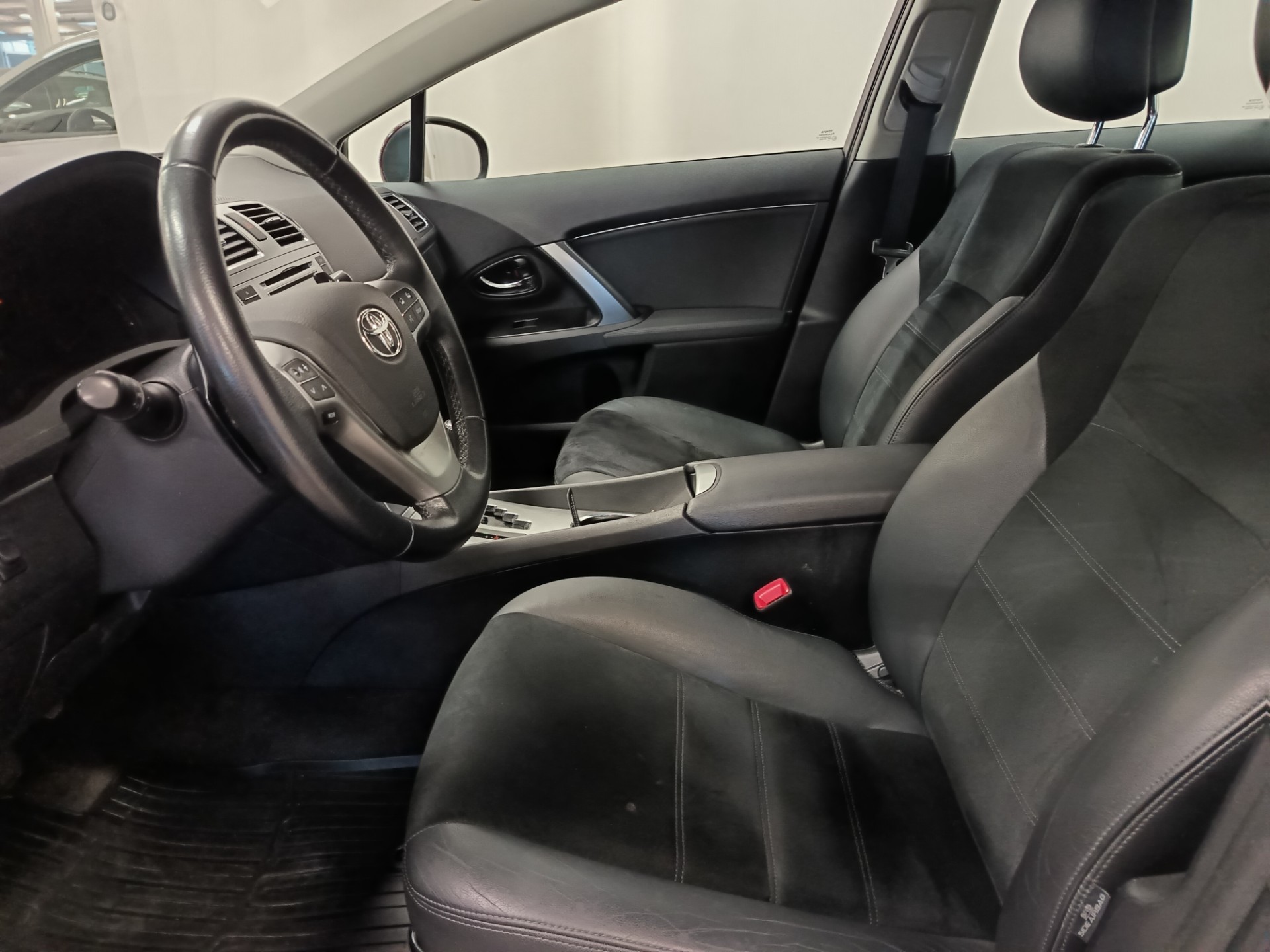 TOYOTA Avensis 15