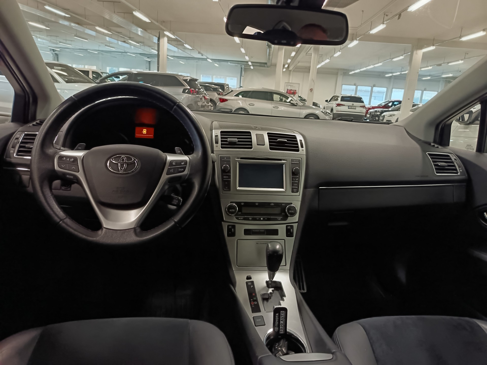 TOYOTA Avensis 18