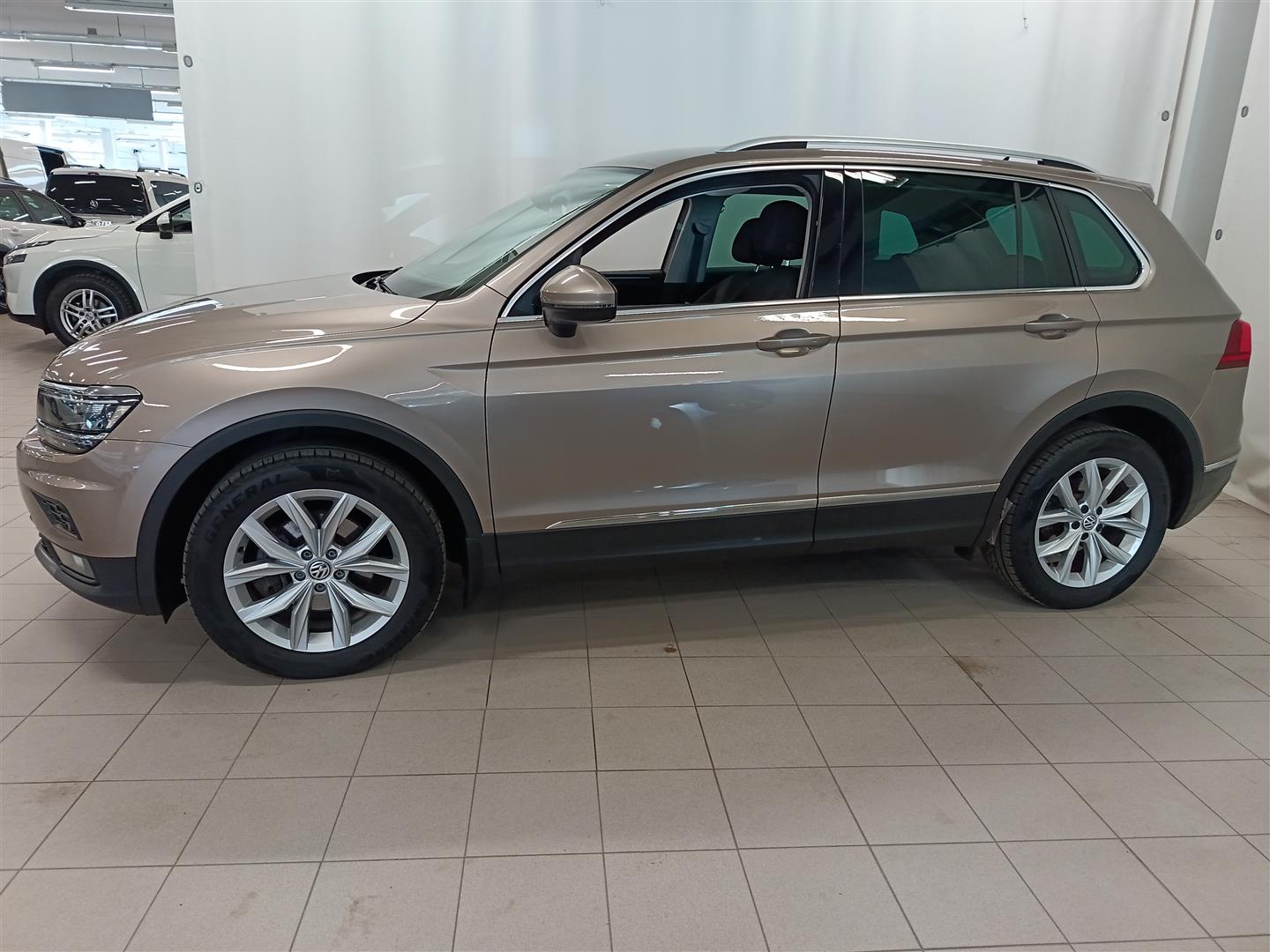 VOLKSWAGEN Tiguan 2018
