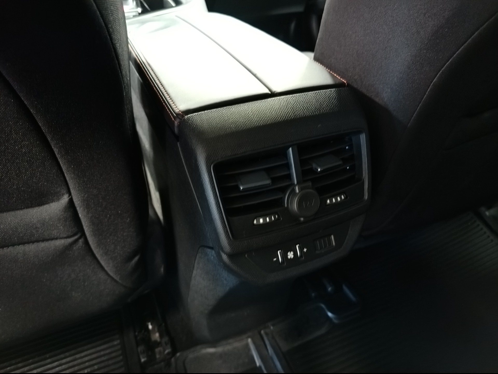 PEUGEOT 5008 2019