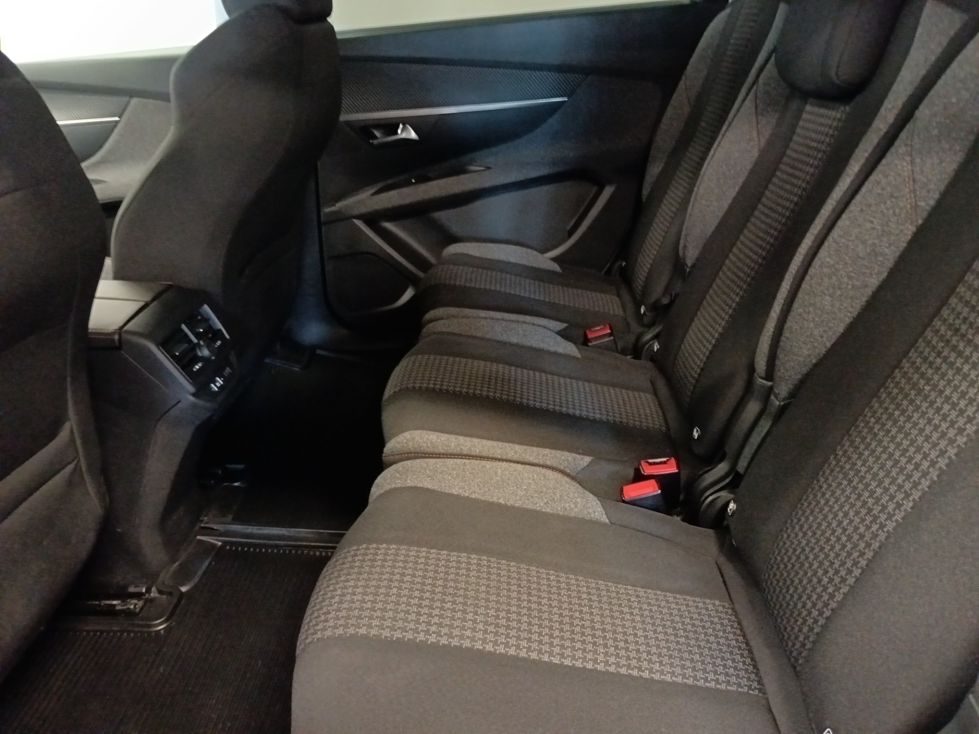 PEUGEOT 5008 2019