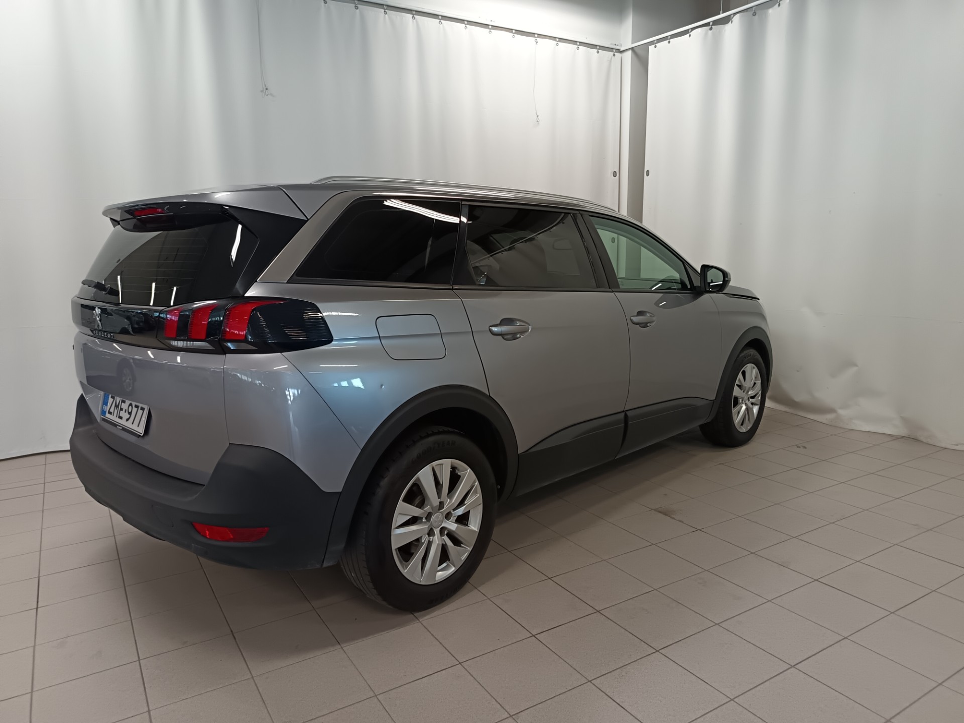 PEUGEOT 5008 2019