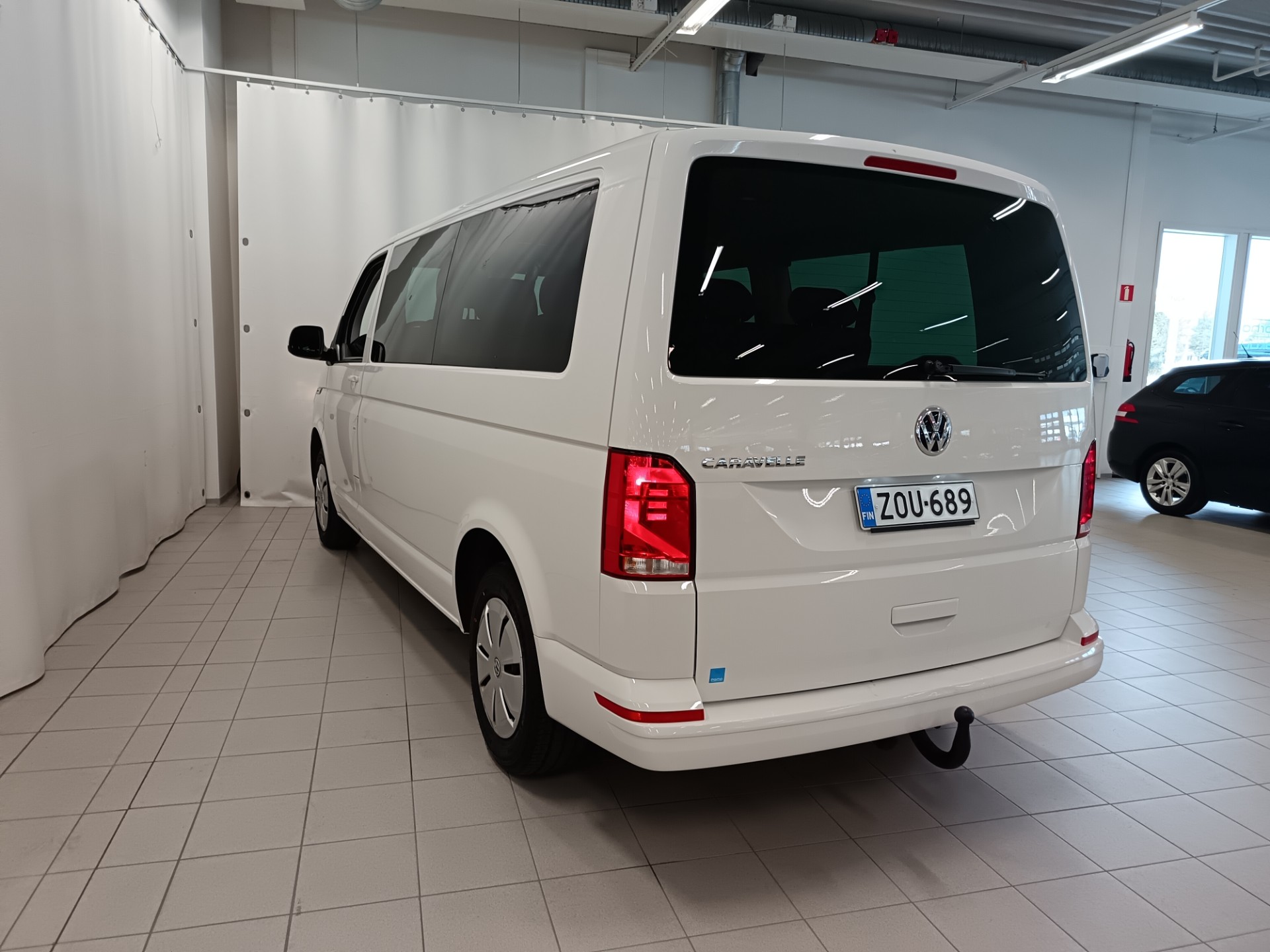Volkswagen Caravelle 2023