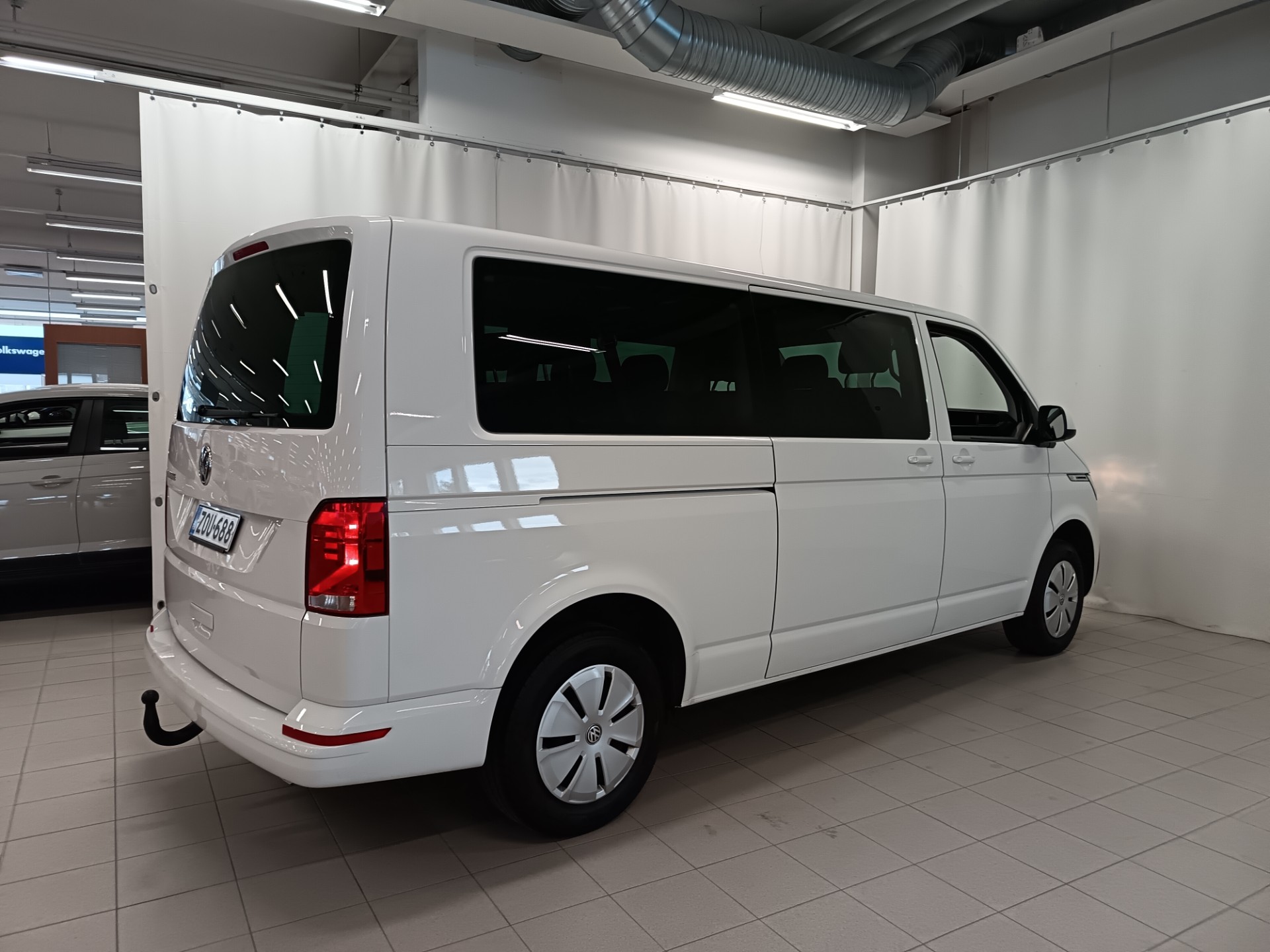 Volkswagen Caravelle 2023
