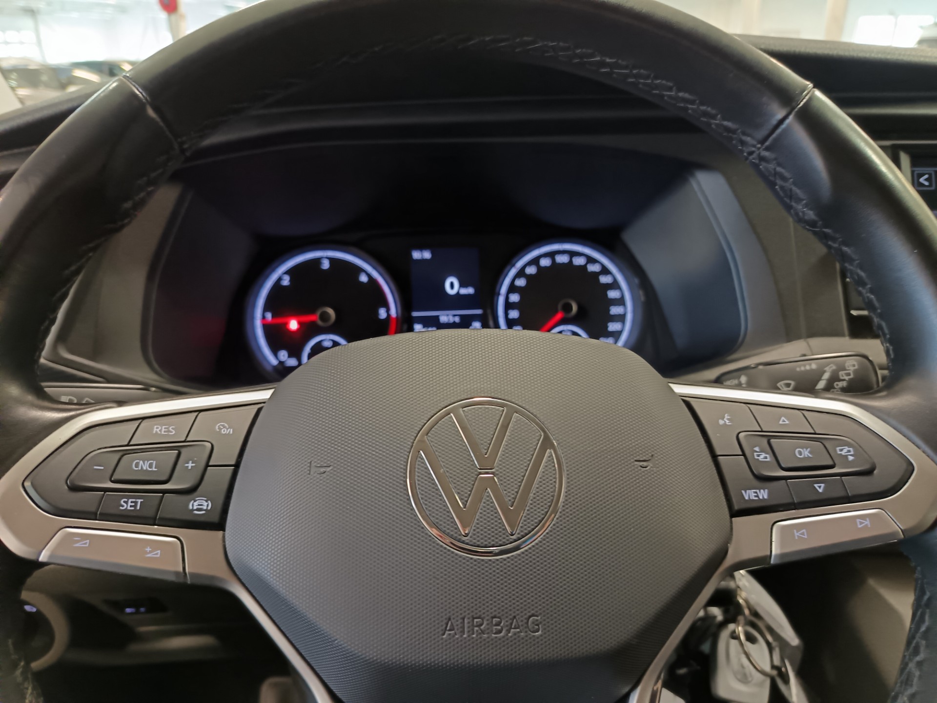 Volkswagen Caravelle 2023