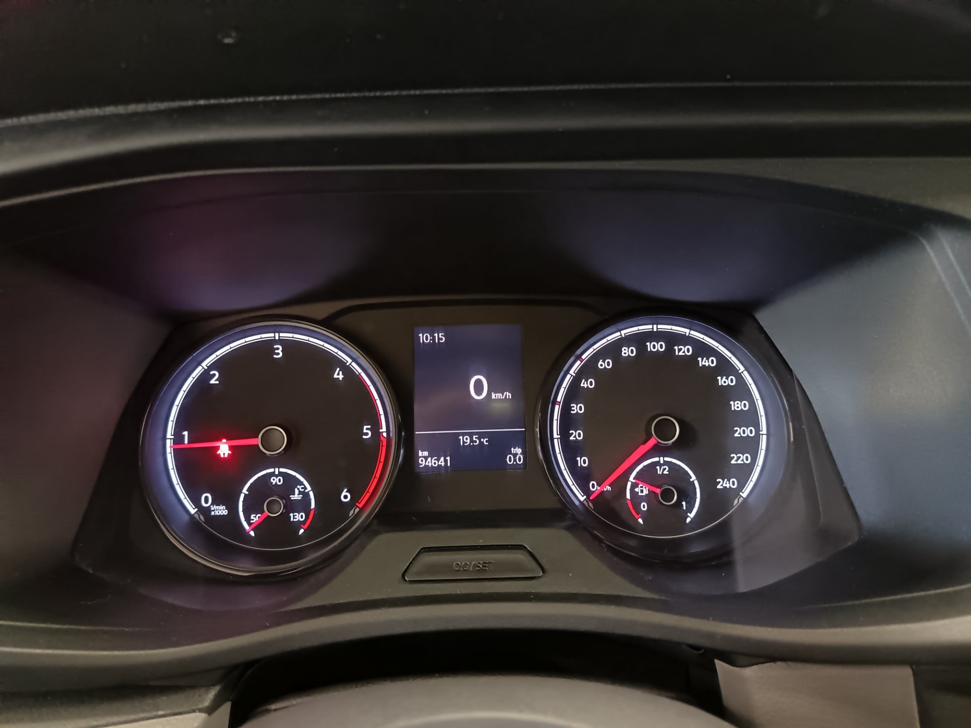 Volkswagen Caravelle 2023