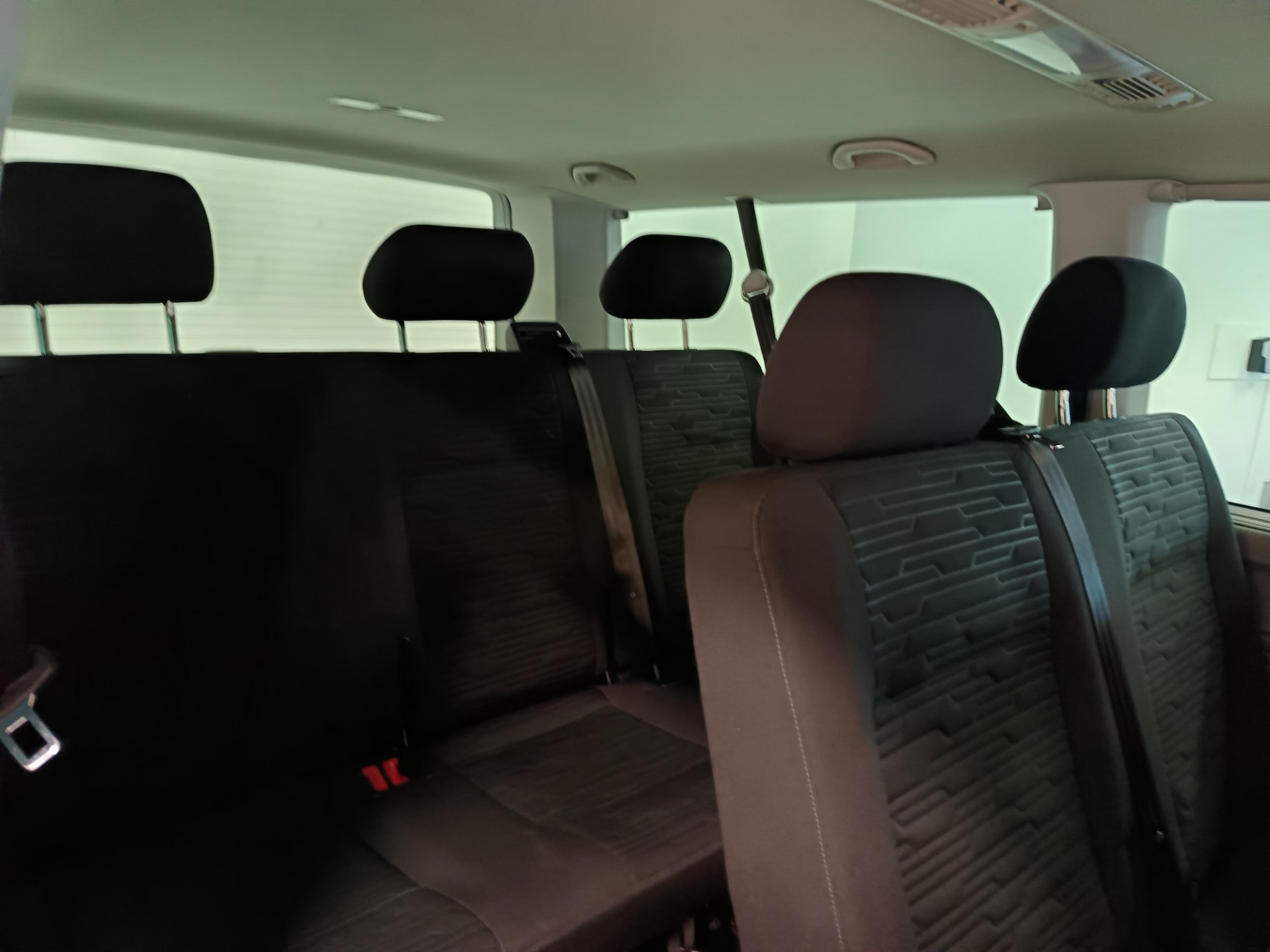 Volkswagen Caravelle 2023