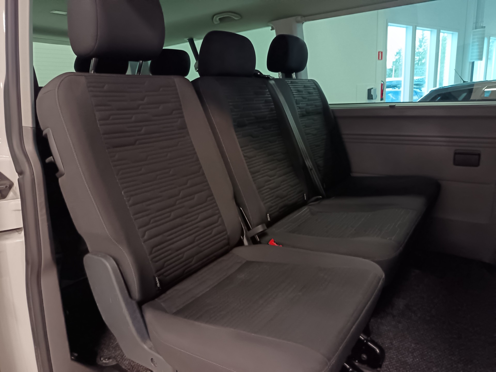 Volkswagen Caravelle 2023