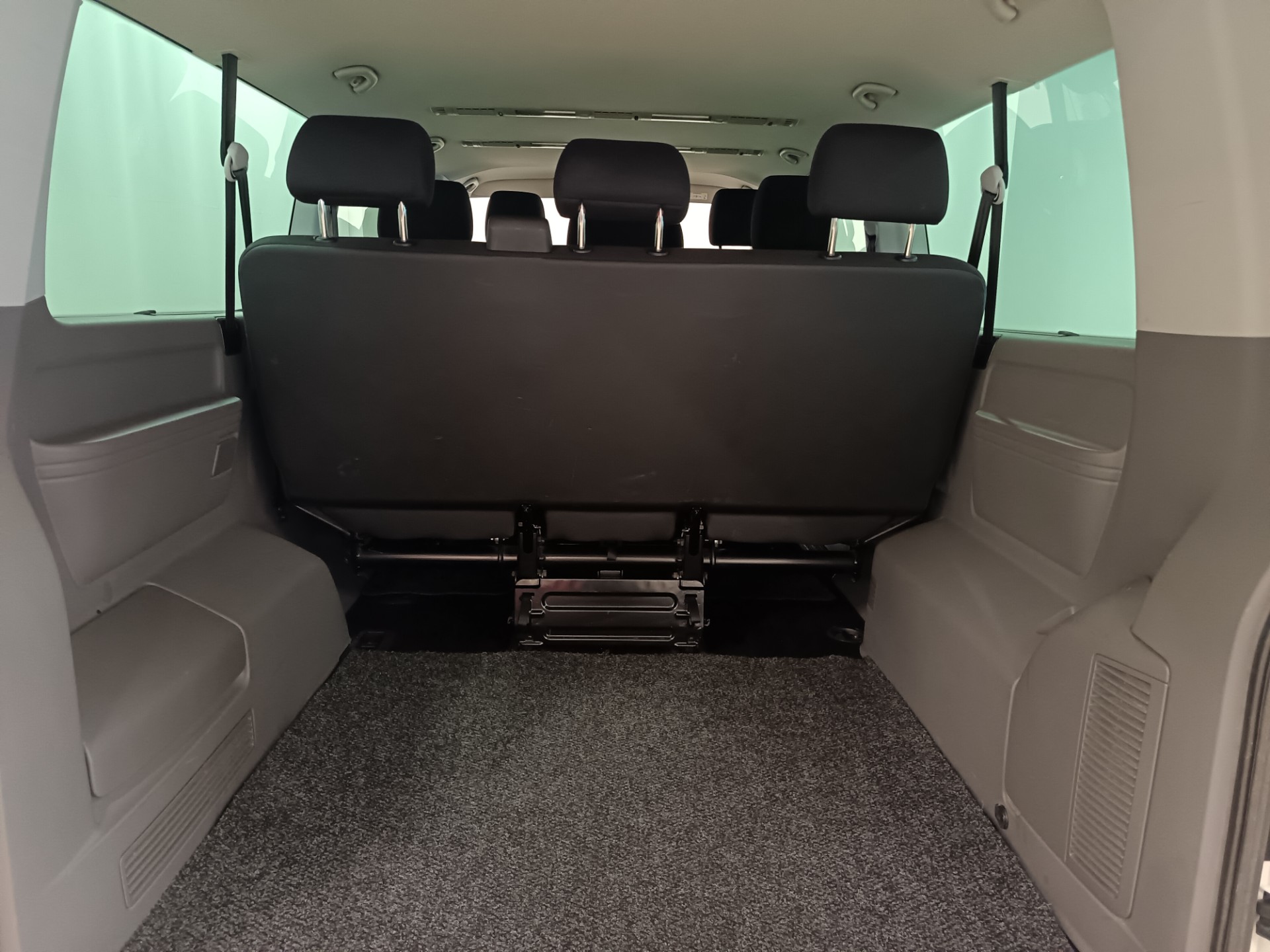 Volkswagen Caravelle 2023