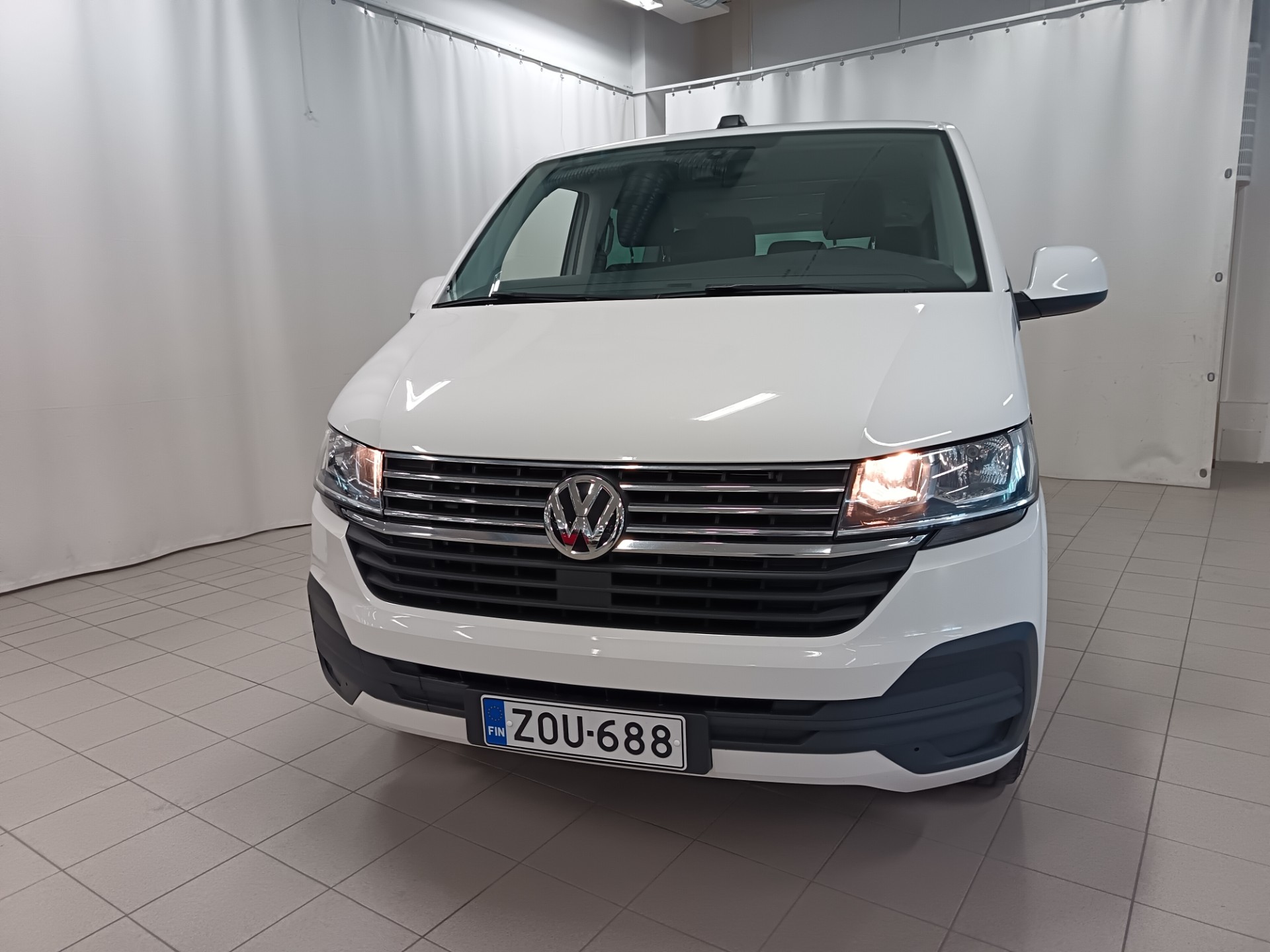 Volkswagen Caravelle 2023