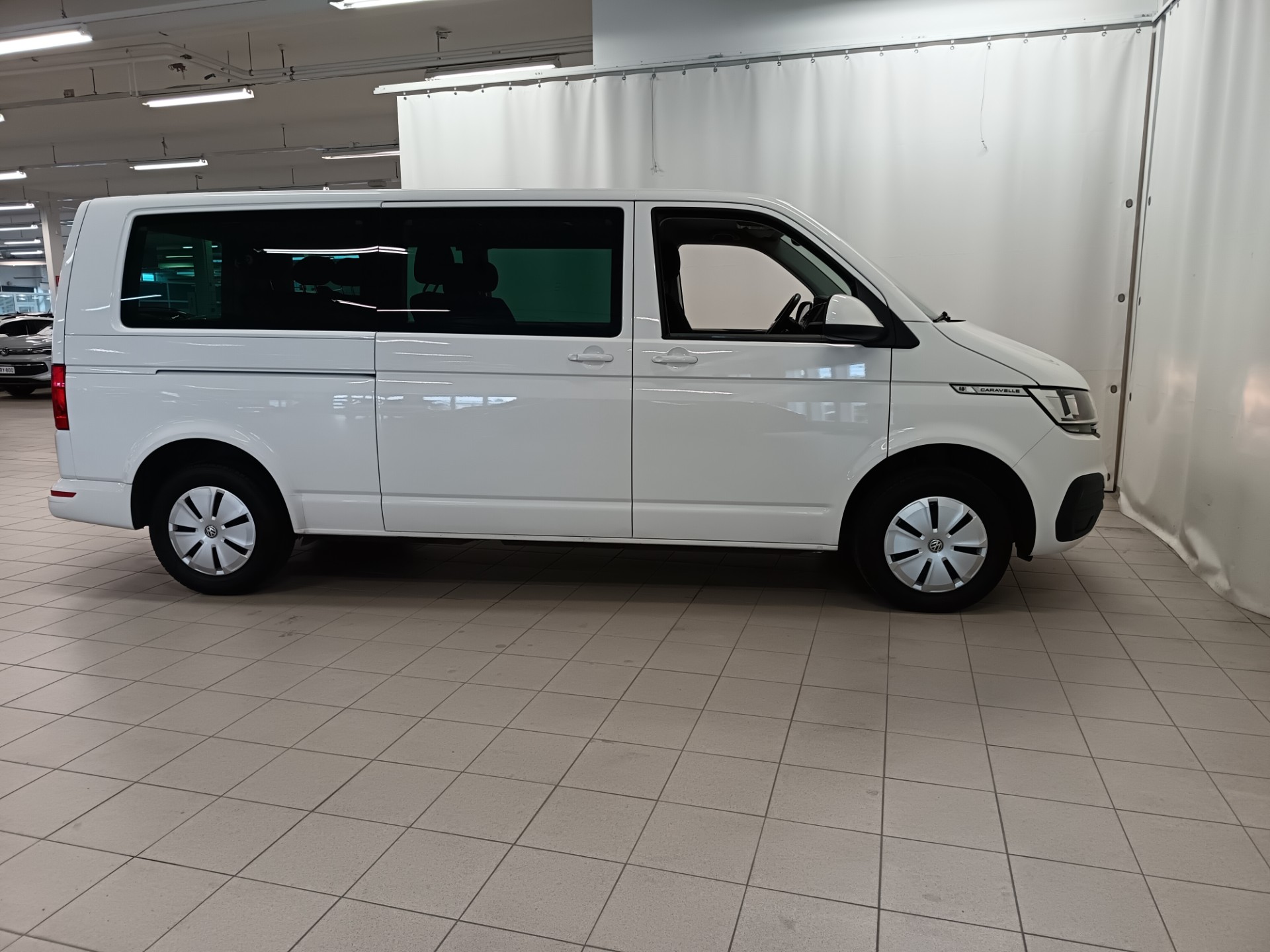 Volkswagen Caravelle 2023