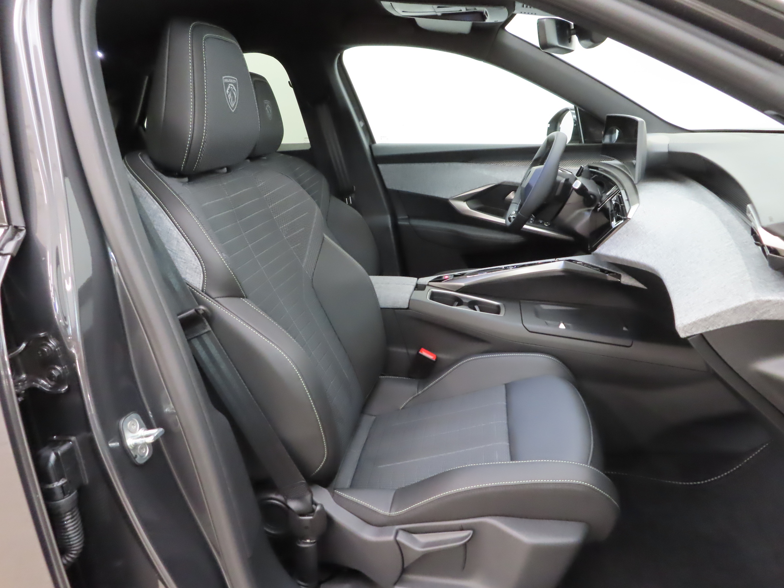 Peugeot E-3008 2026