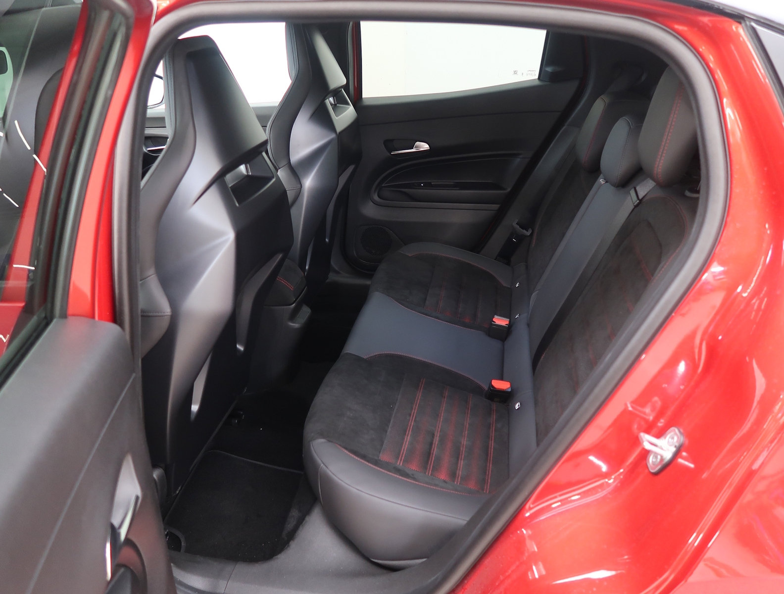 Alfa Romeo Junior 2025