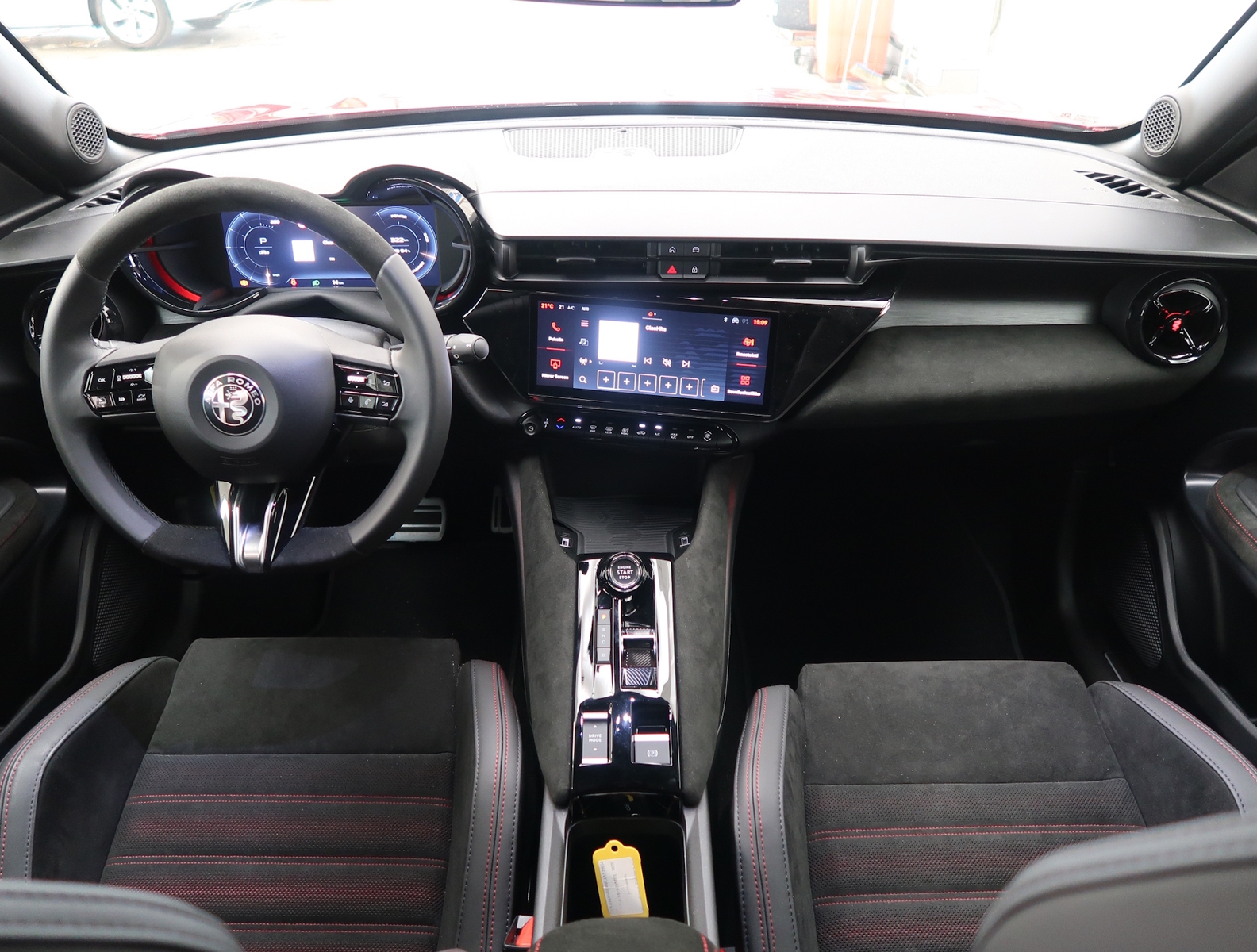 Alfa Romeo Junior 2025