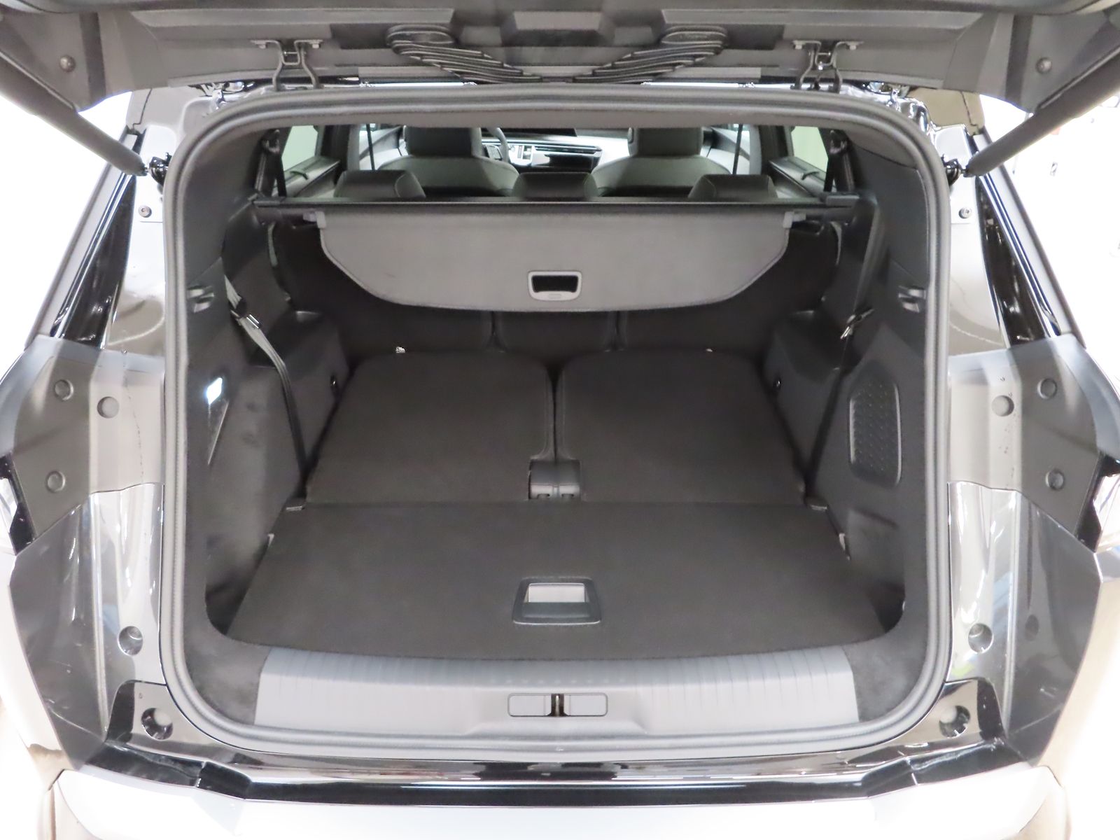 Peugeot E-5008 2026