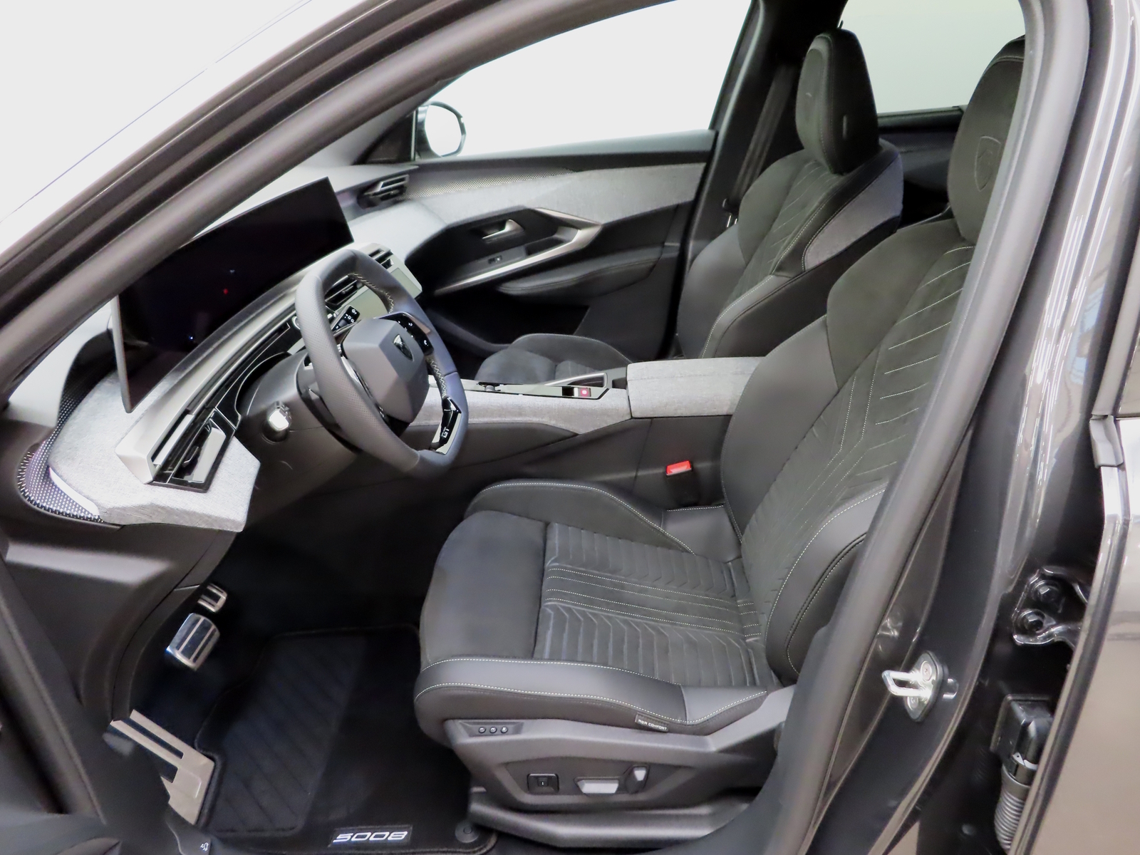 Peugeot E-5008 2026