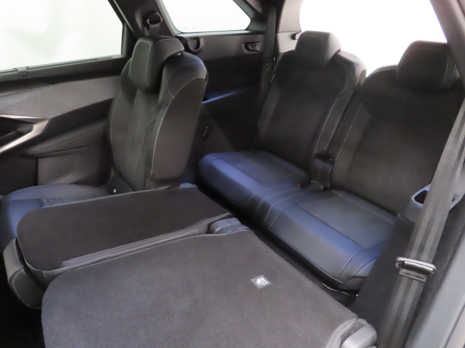 Peugeot E-5008 2026