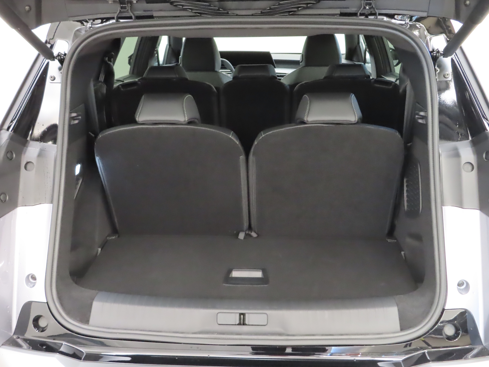 Peugeot E-5008 2026