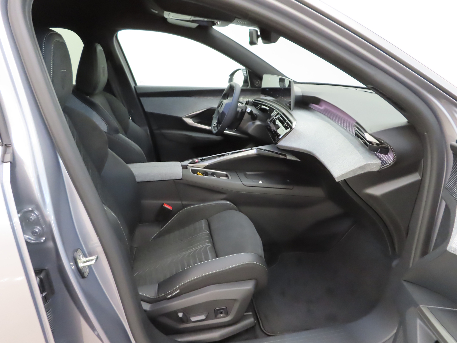 Peugeot E-5008 2026