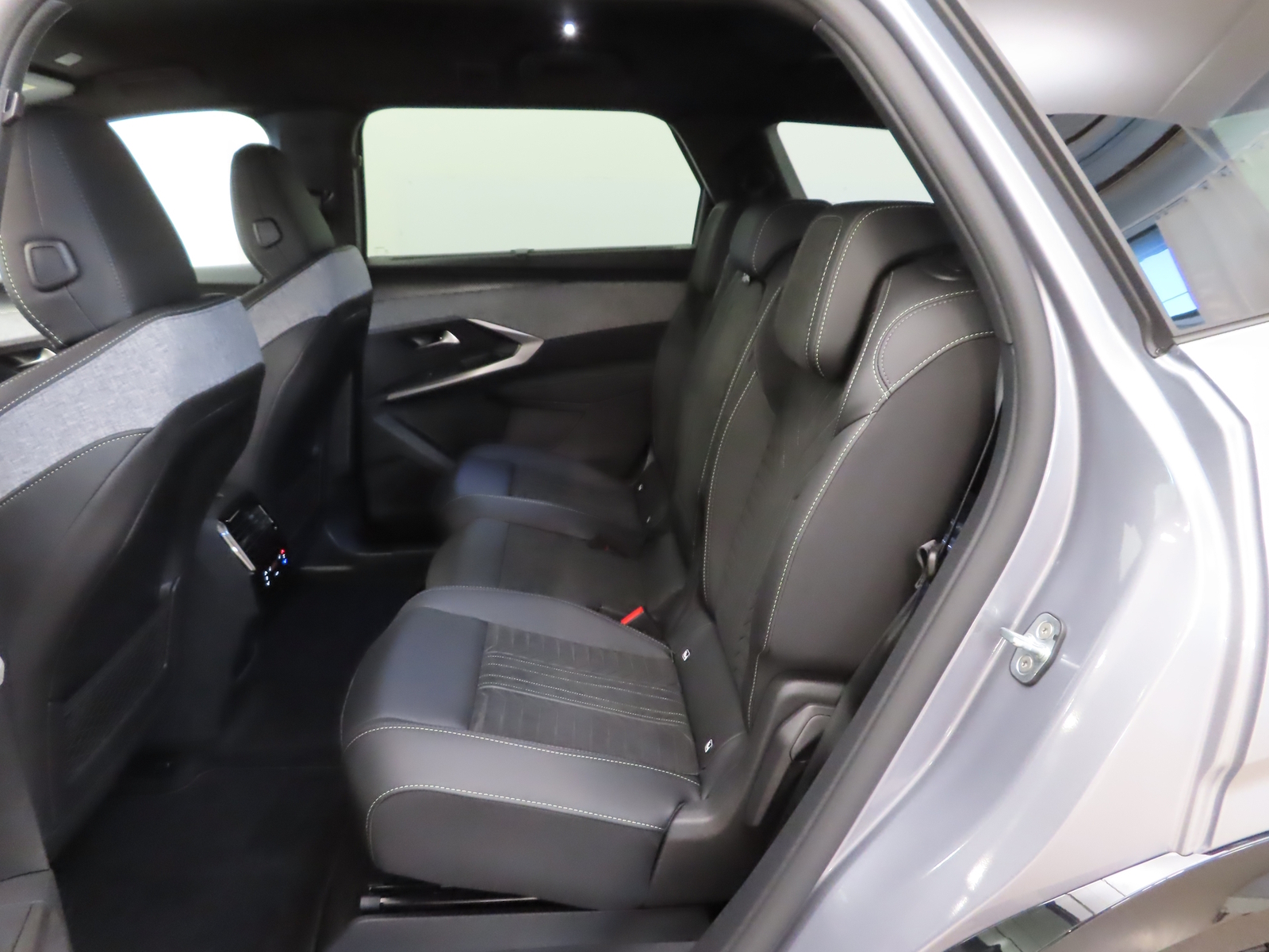 Peugeot E-5008 2026