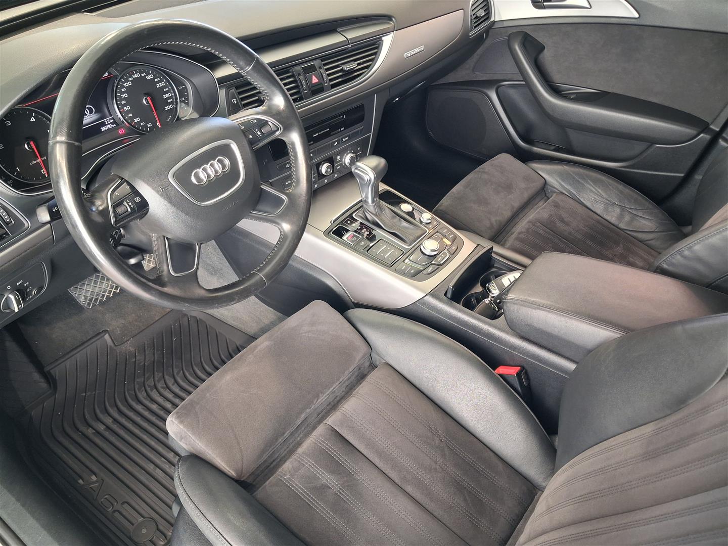 AUDI A6 allroad quattro 2012