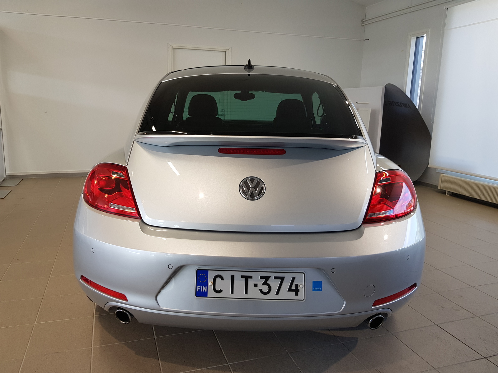 VOLKSWAGEN Beetle 2012