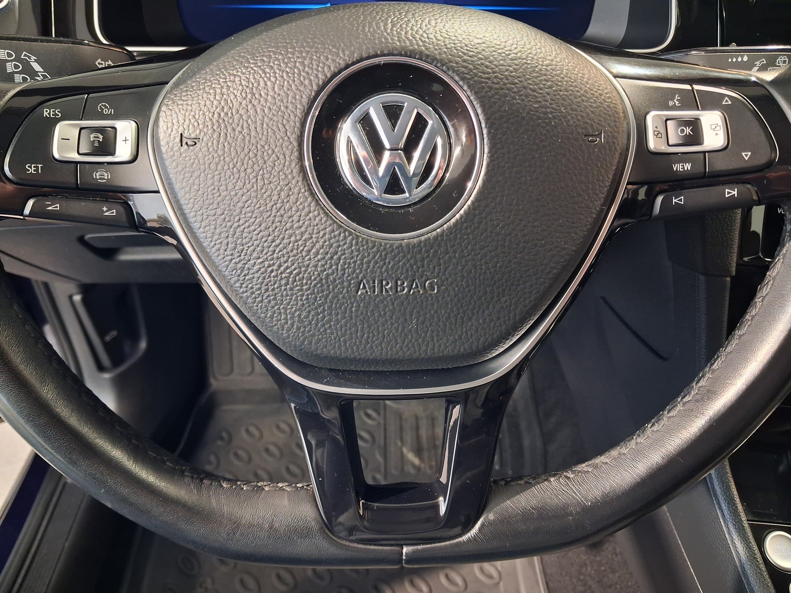 VOLKSWAGEN Golf 2019