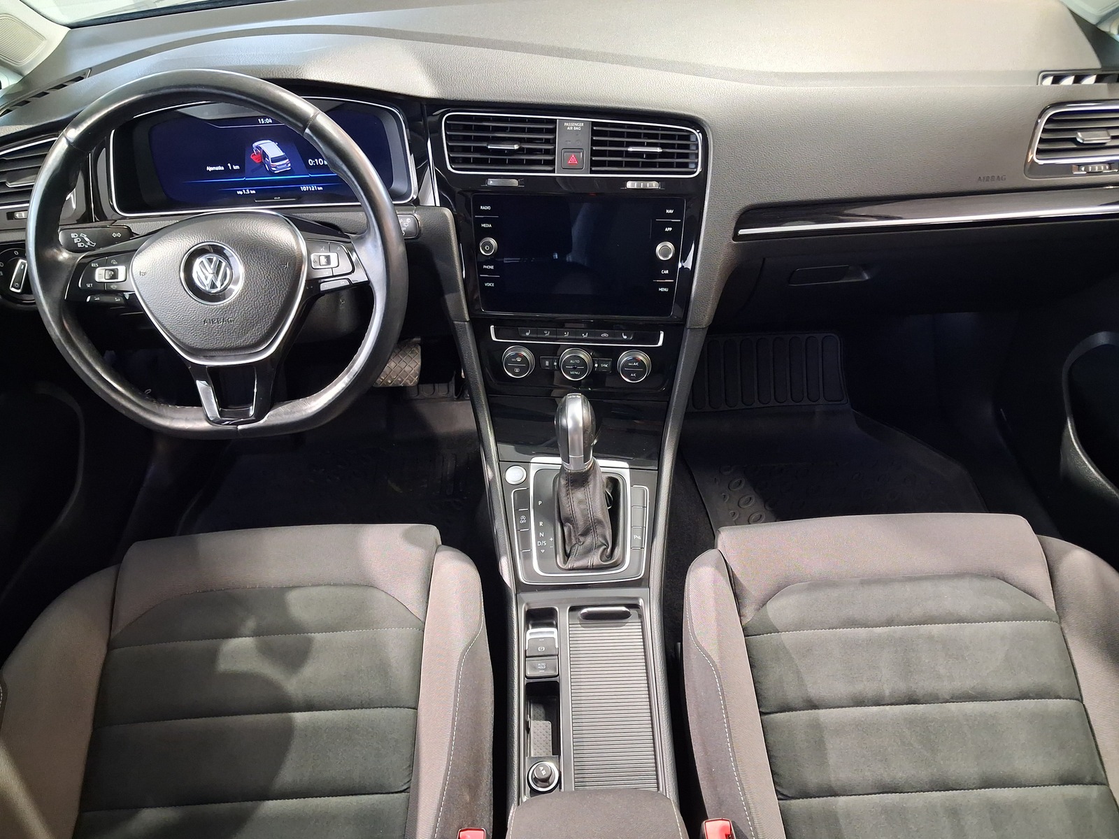 VOLKSWAGEN Golf 2019