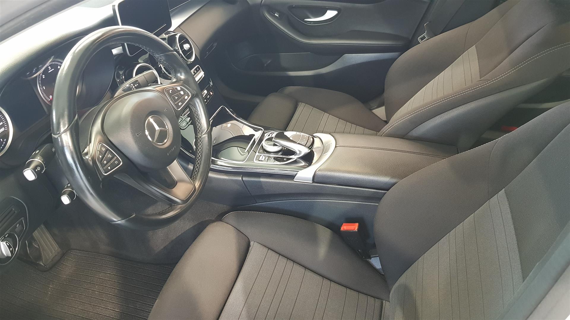 MERCEDES-BENZ C 2015