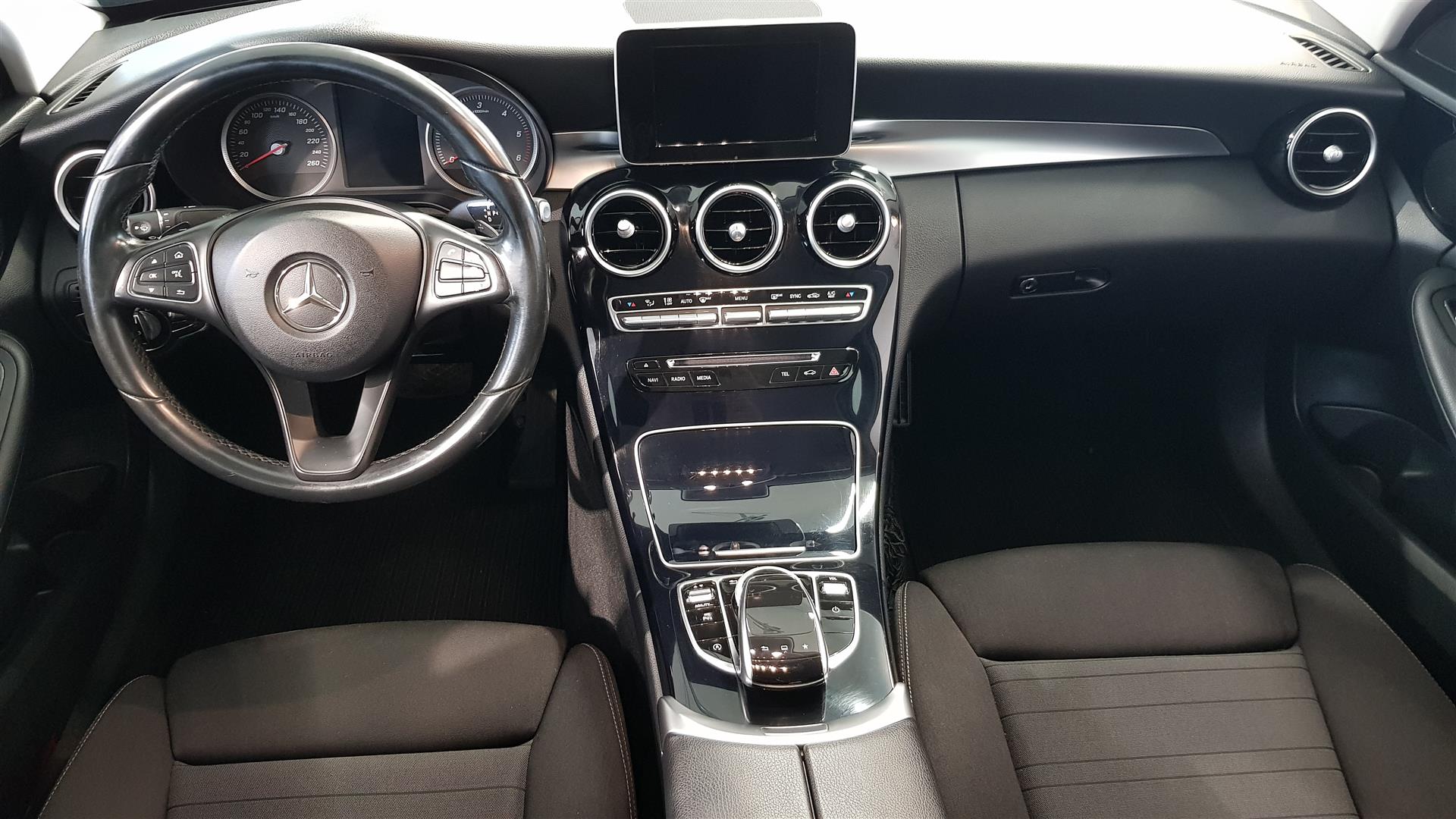 MERCEDES-BENZ C 2015