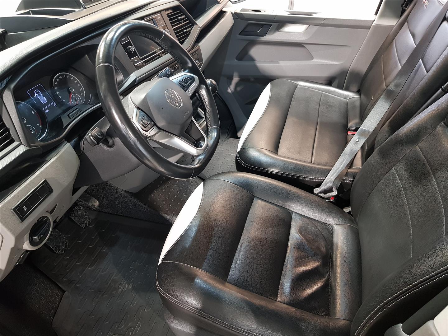 VOLKSWAGEN Transporter 2021