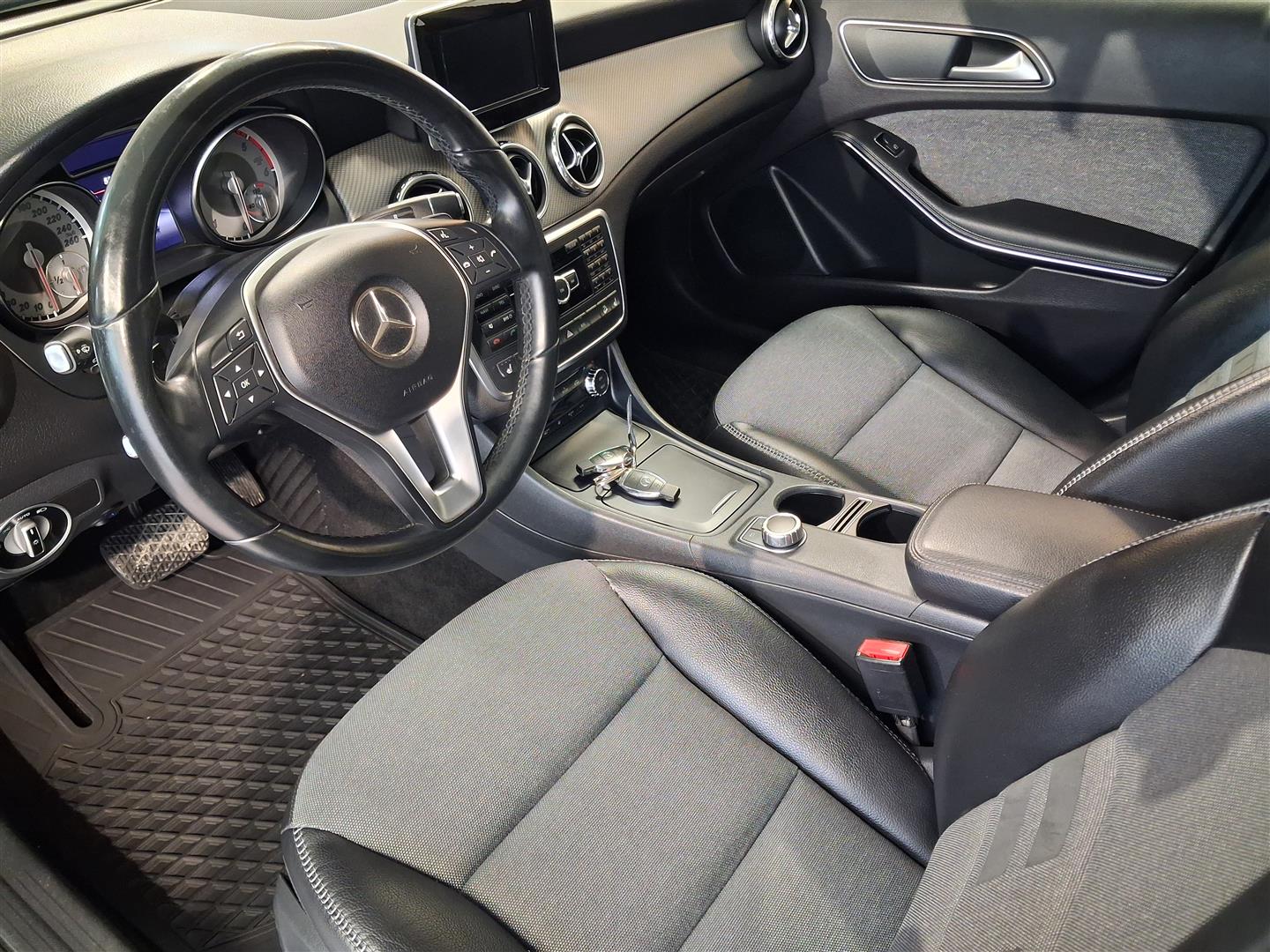 Mercedes-Benz GLA 2014