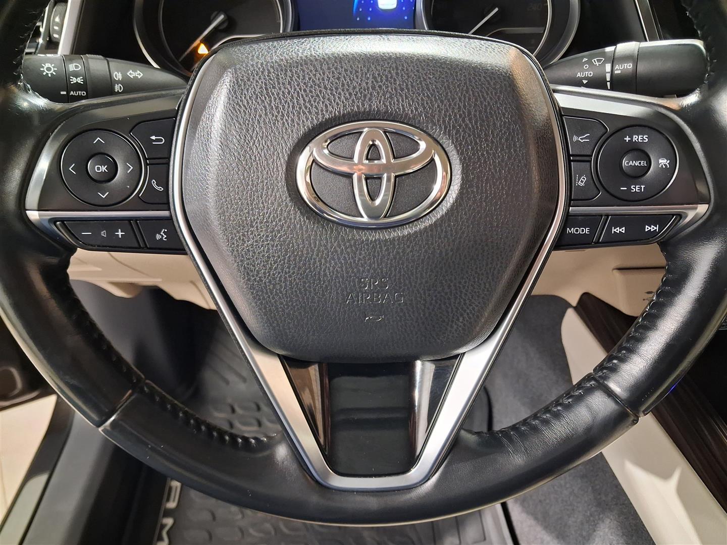 TOYOTA Camry 2019