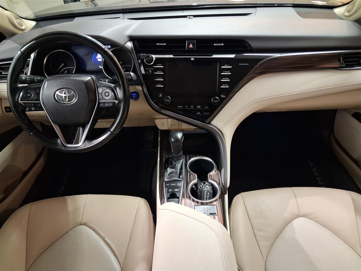 TOYOTA Camry 2019